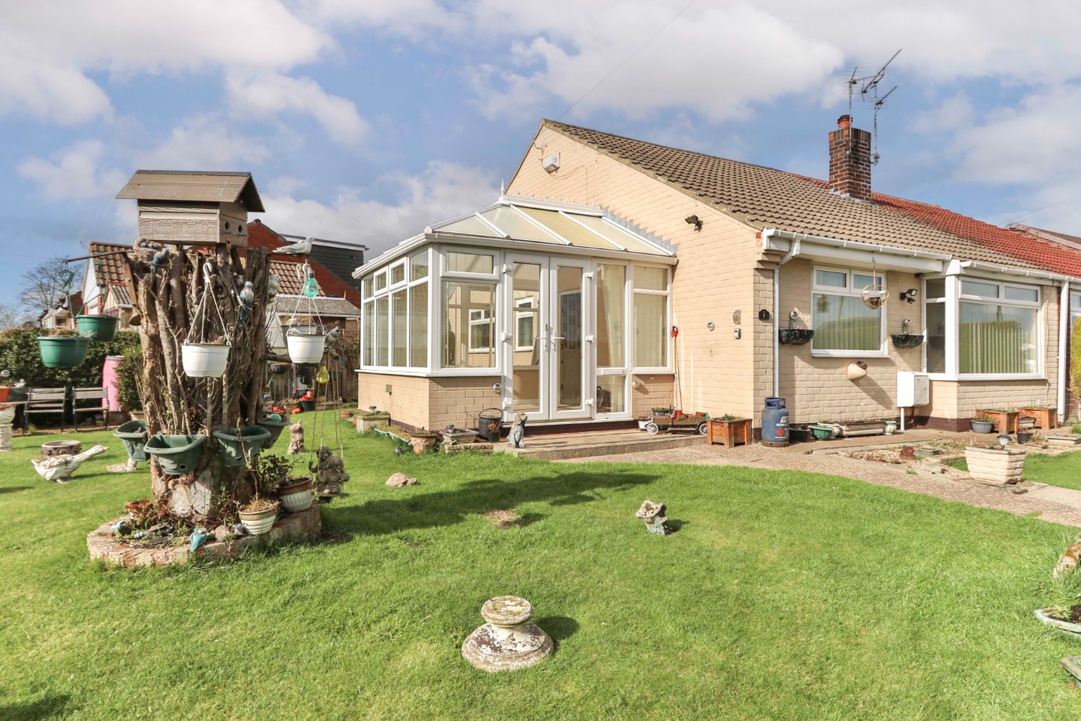 2 bed bungalow for sale in Raines Close, Hull  - Property Image 11