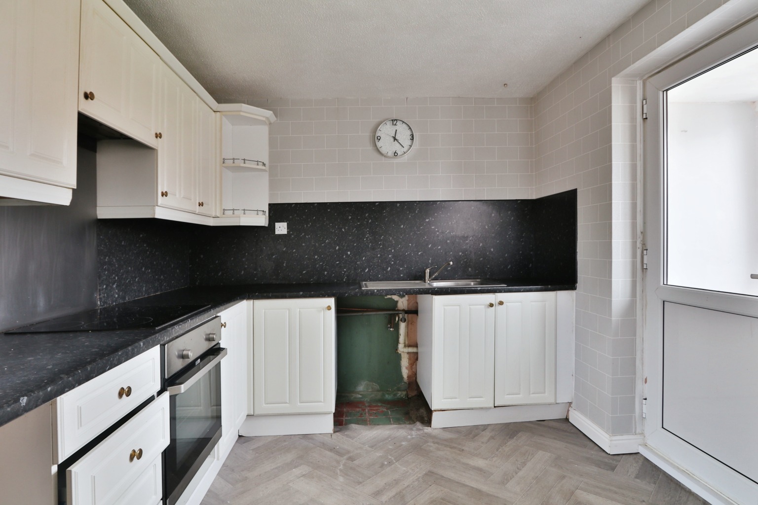 2 bed semi-detached house for sale in Chestnut Avenue, Hull  - Property Image 4