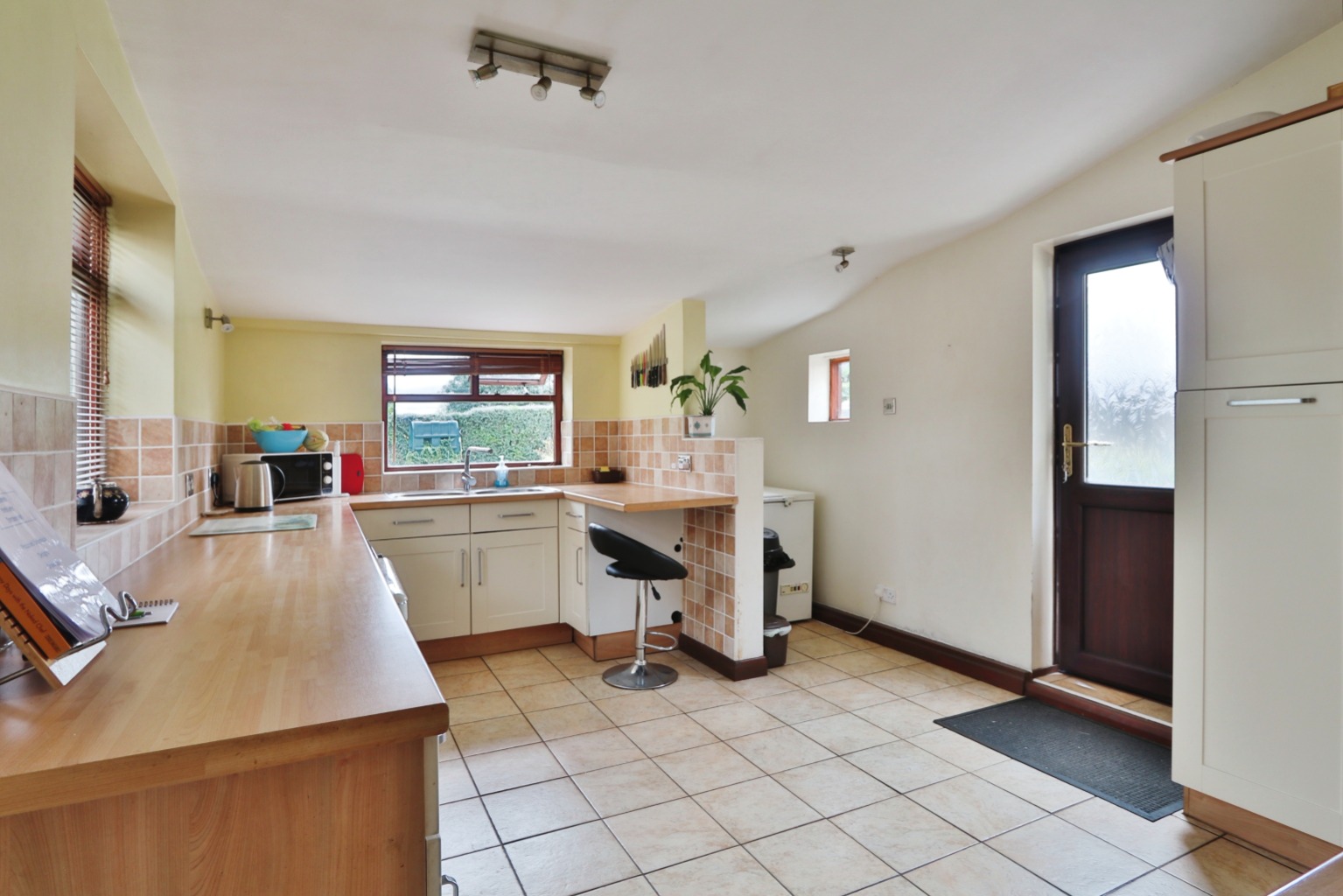 3 bed detached house for sale in Hooks Lane, Hull  - Property Image 4