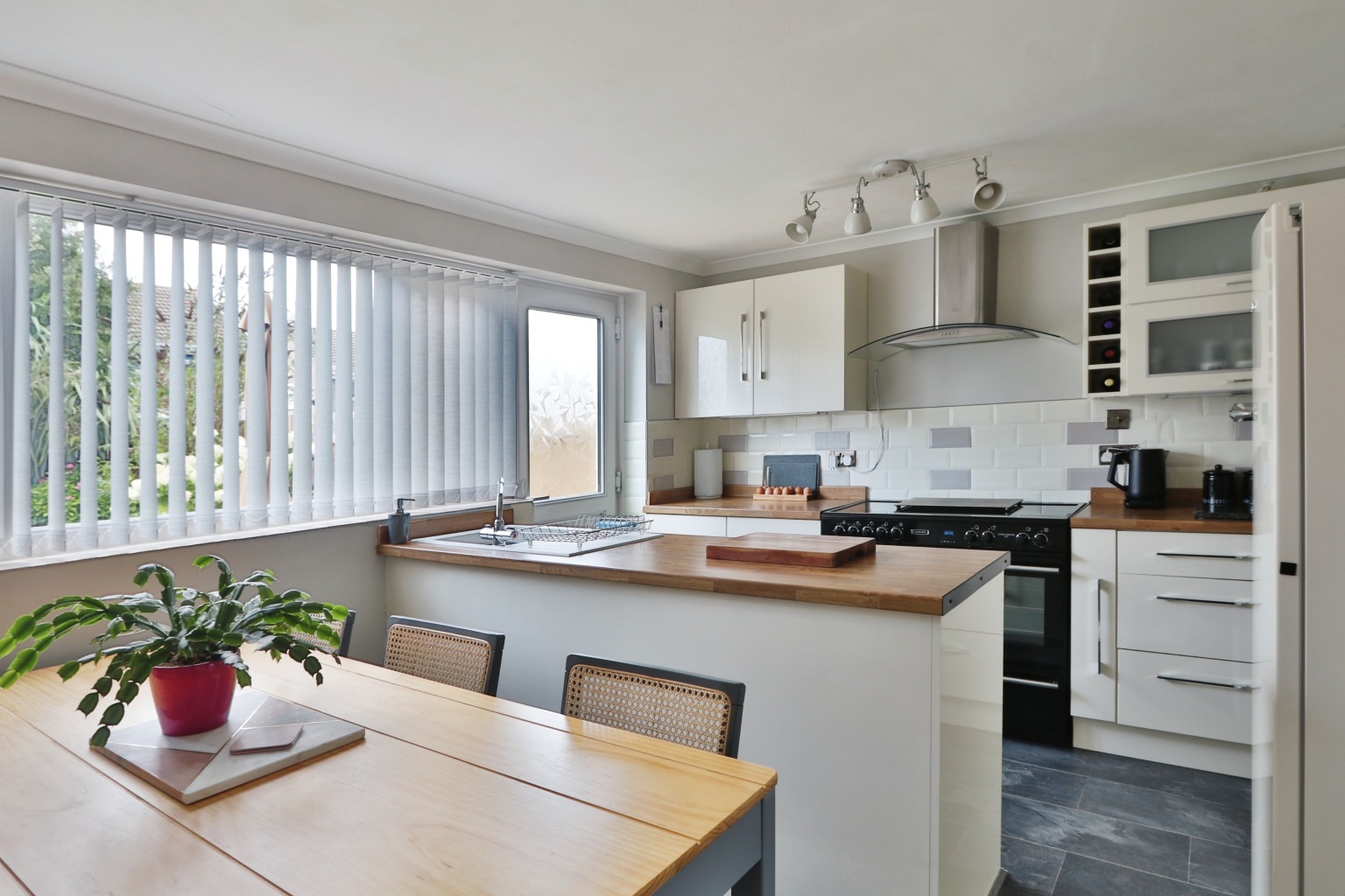 4 bed semi-detached house for sale in Main Street, Hull  - Property Image 3