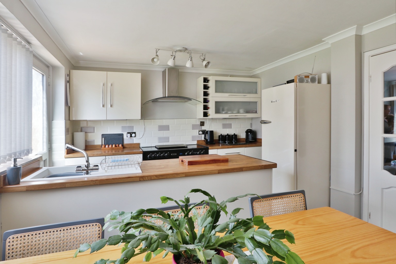 4 bed semi-detached house for sale in Main Street, Hull  - Property Image 6