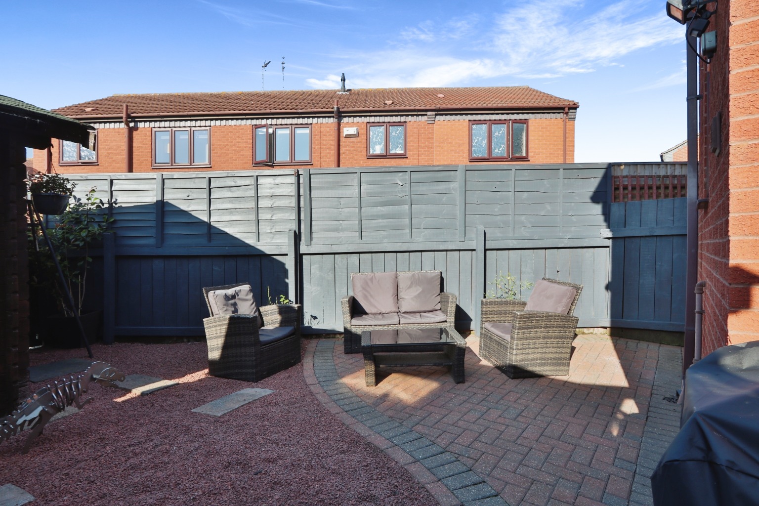 4 bed semi-detached house for sale in Skeckling Close, Hull  - Property Image 17
