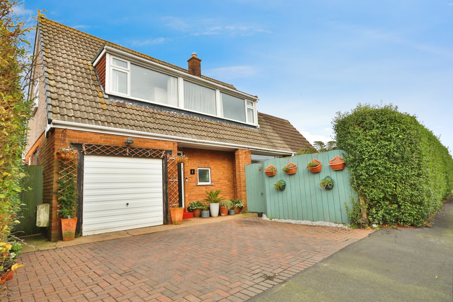 3 bed detached house for sale in Bellcroft Road, Hull - Property Image 1