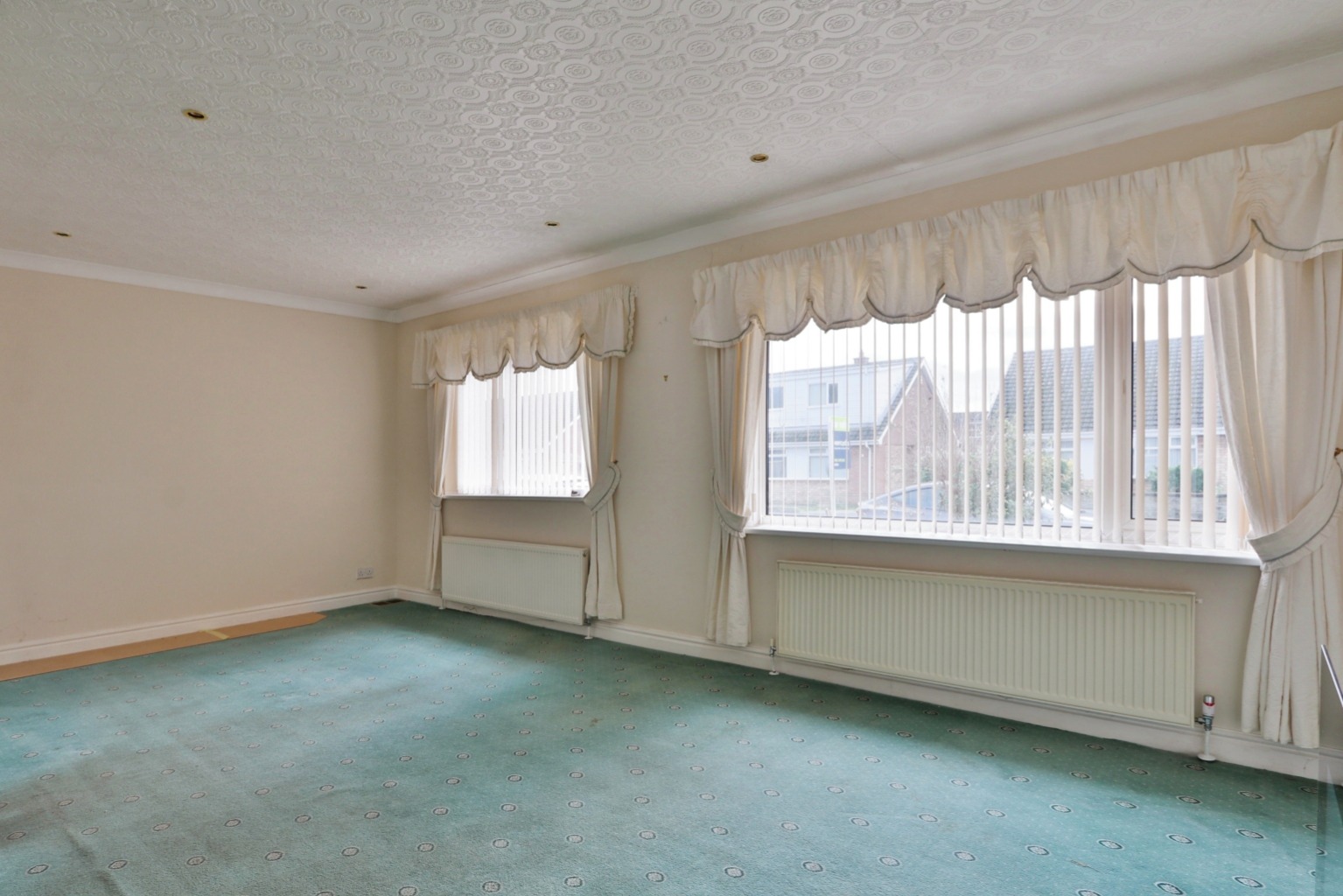2 bed semi-detached bungalow for sale in Summergangs Drive, Hull  - Property Image 4
