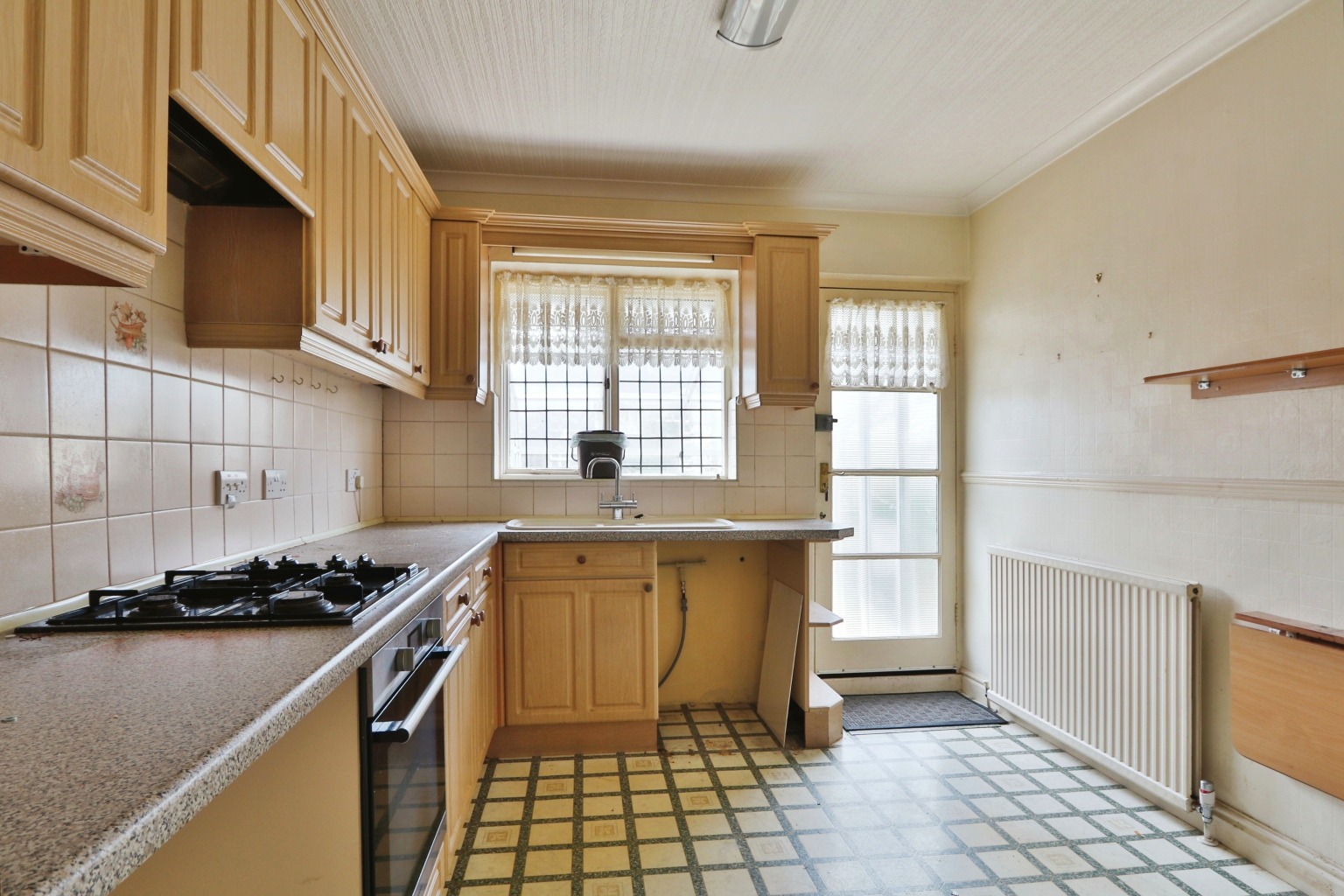 2 bed semi-detached bungalow for sale in Summergangs Drive, Hull  - Property Image 2