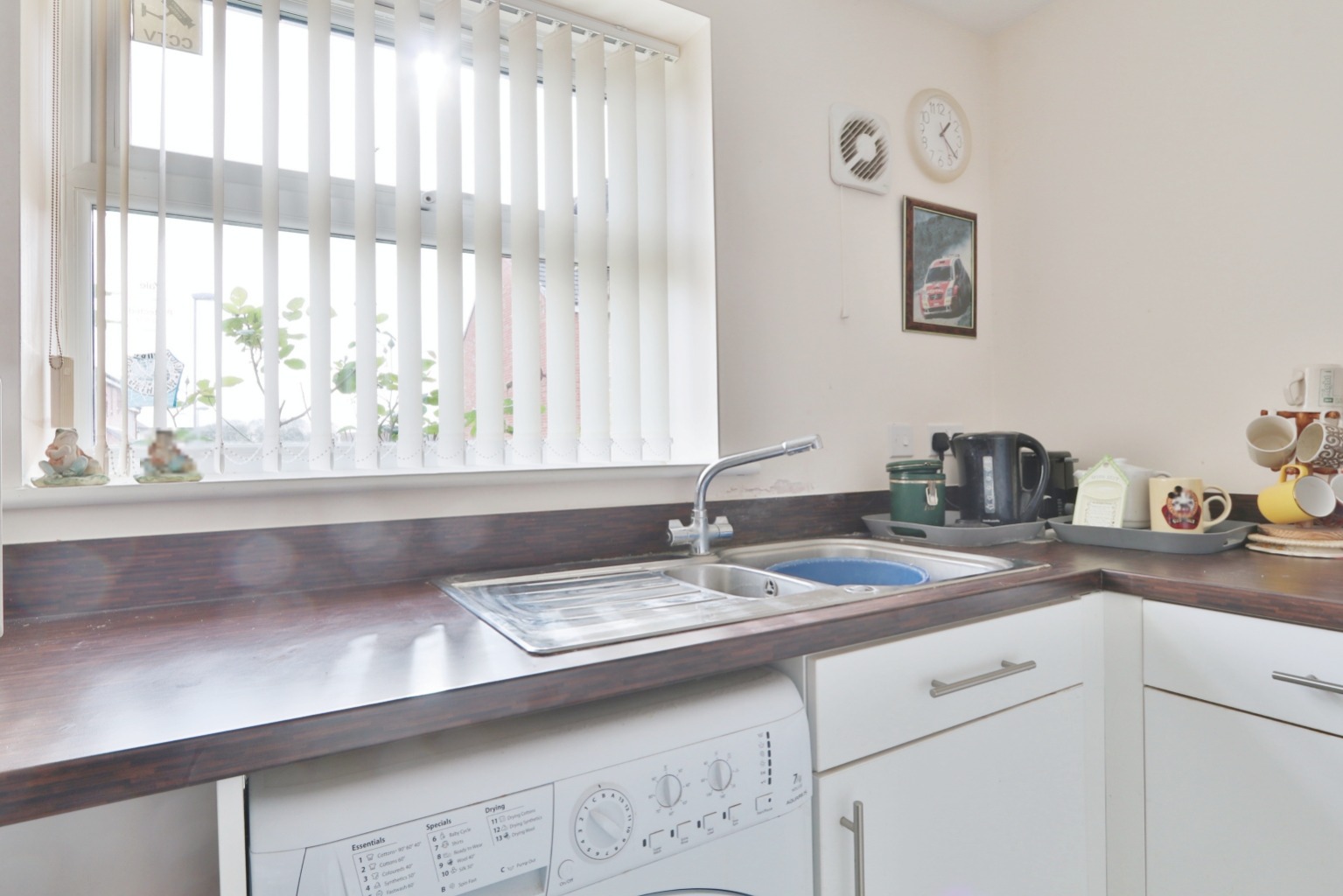 2 bed bungalow for sale in The Glade, Withernsea  - Property Image 5