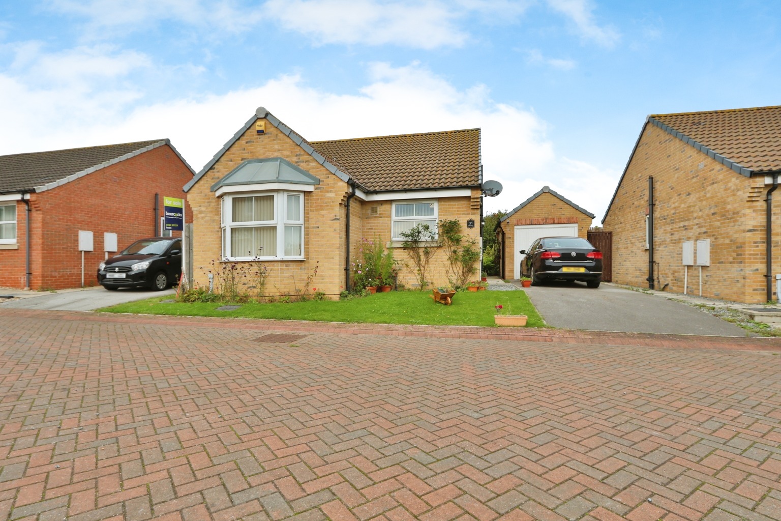 2 bed bungalow for sale in The Glade, Withernsea - Property Image 1