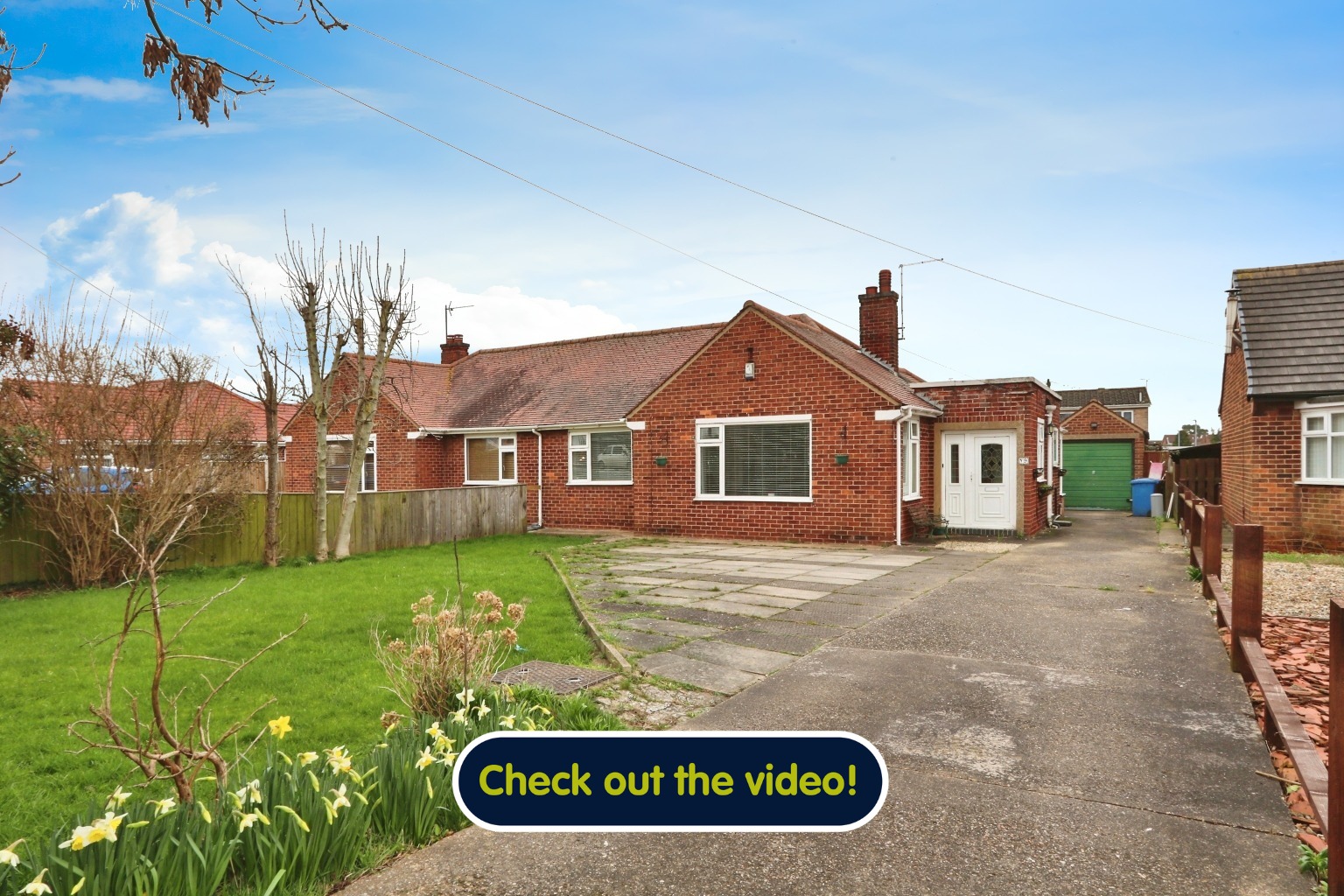 2 bed semi-detached bungalow for sale in Thorn Road, Hull - Property Image 1