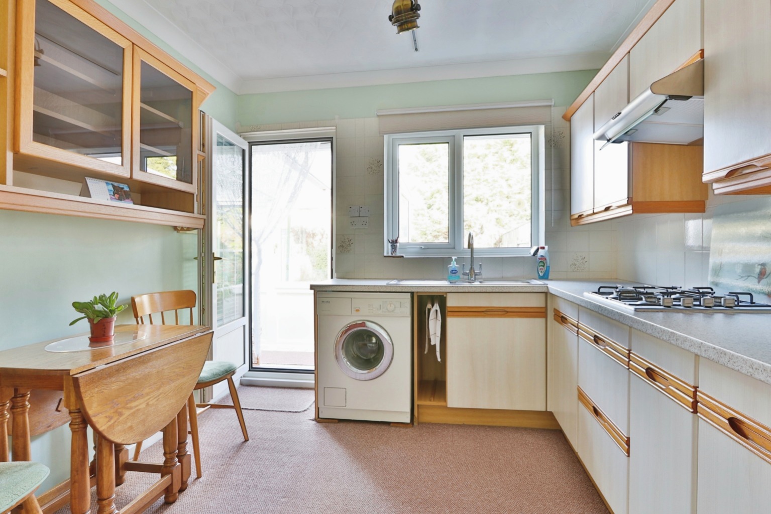 2 bed semi-detached bungalow for sale in St Martin's Road, Hull  - Property Image 3