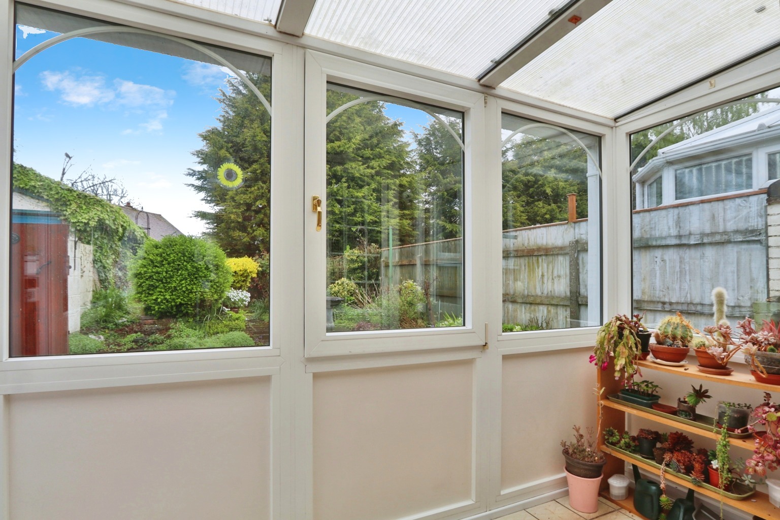 2 bed semi-detached bungalow for sale in St Martin's Road, Hull  - Property Image 6