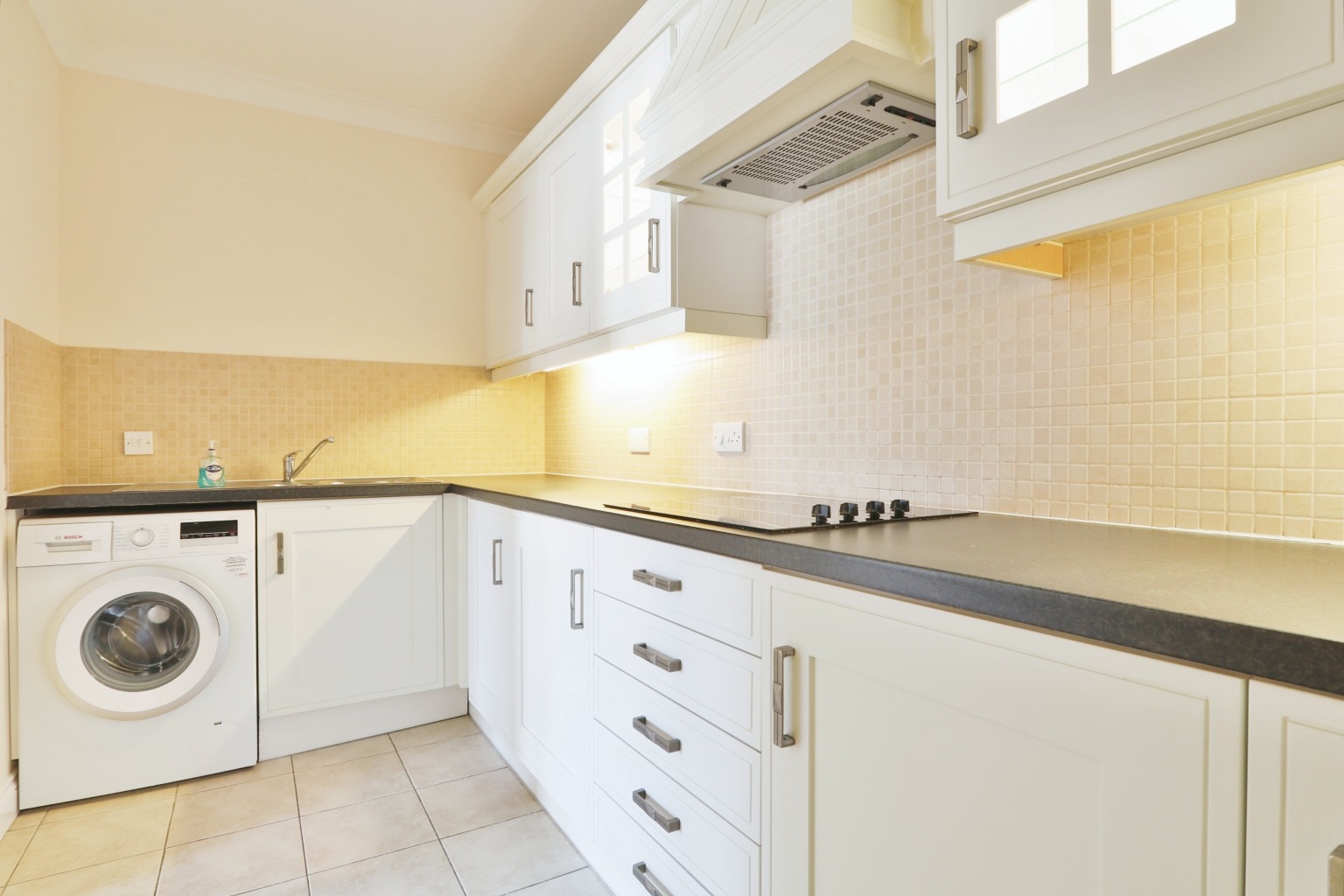 2 bed flat for sale in Birch Tree Drive, Hull  - Property Image 2