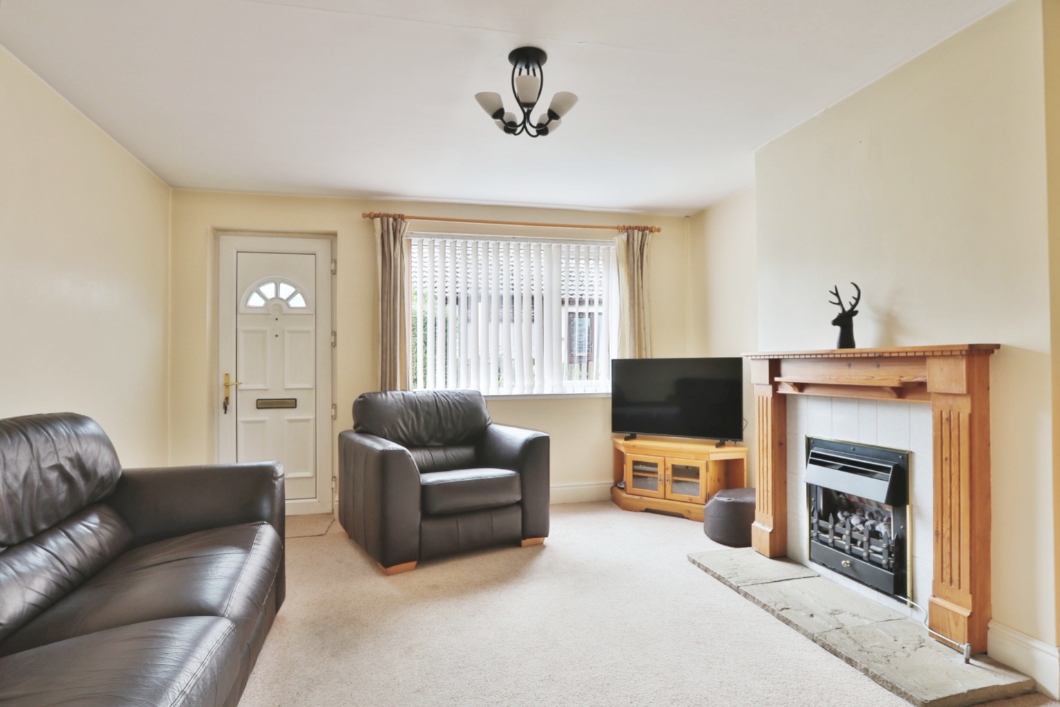 2 bed terraced house for sale in Manor Road, Hull  - Property Image 2