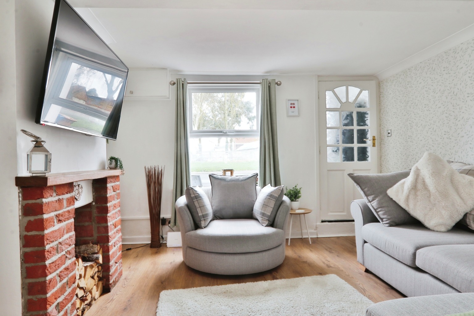 2 bed terraced house for sale in Main Road, Hull  - Property Image 2