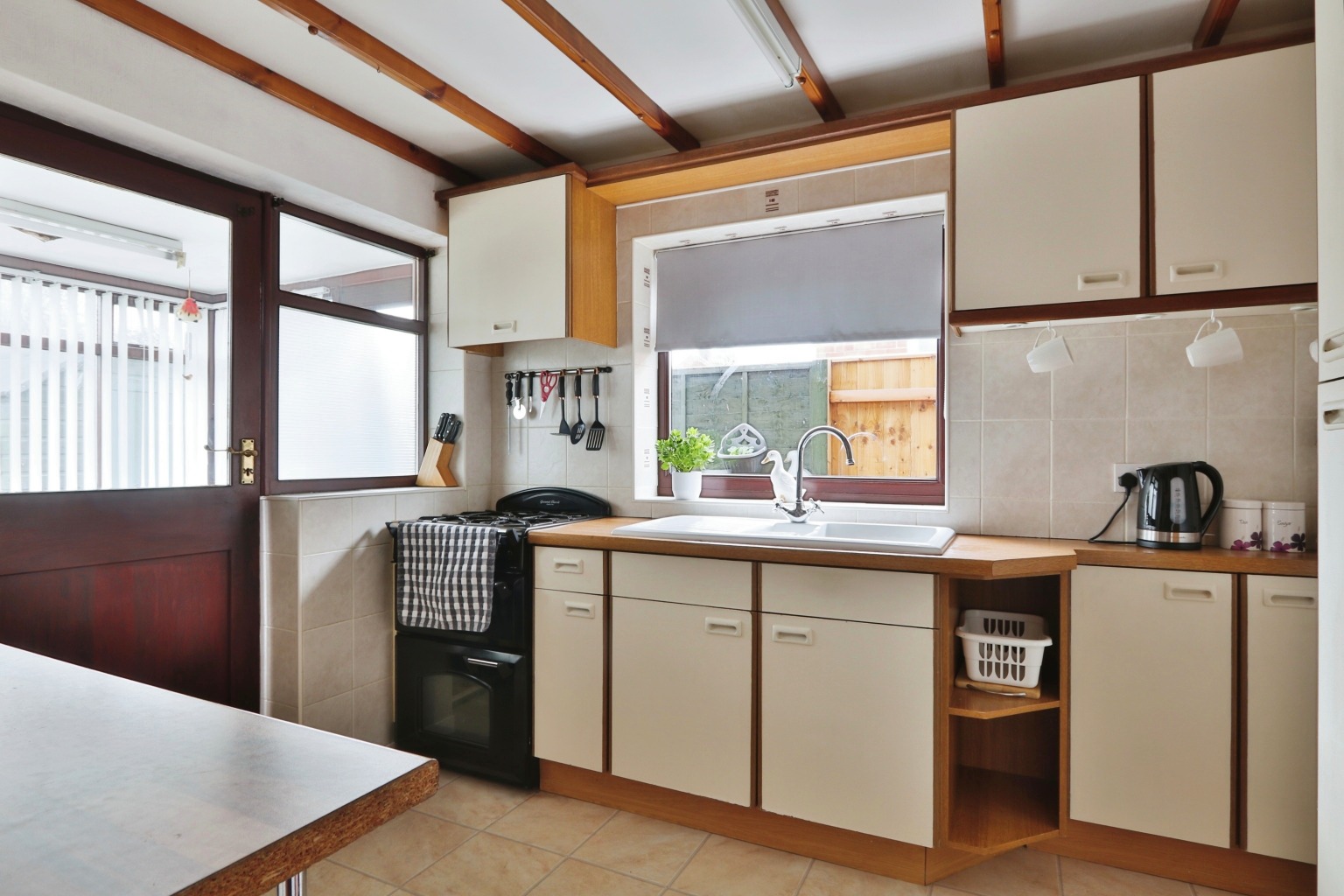 2 bed semi-detached bungalow for sale in North Rise, Hull  - Property Image 3