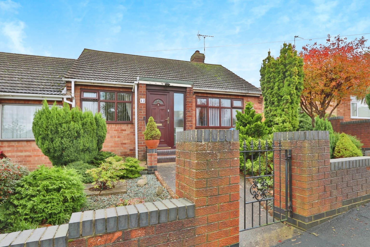 2 bed semi-detached bungalow for sale in North Rise, Hull - Property Image 1