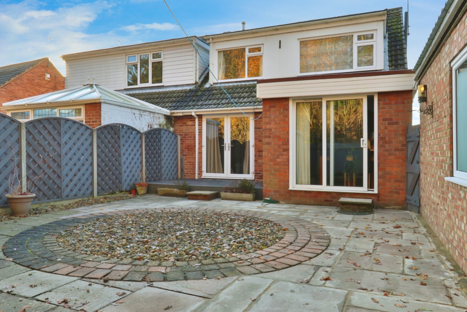 3 bed semi-detached house for sale in Clough Garth, Hull  - Property Image 2