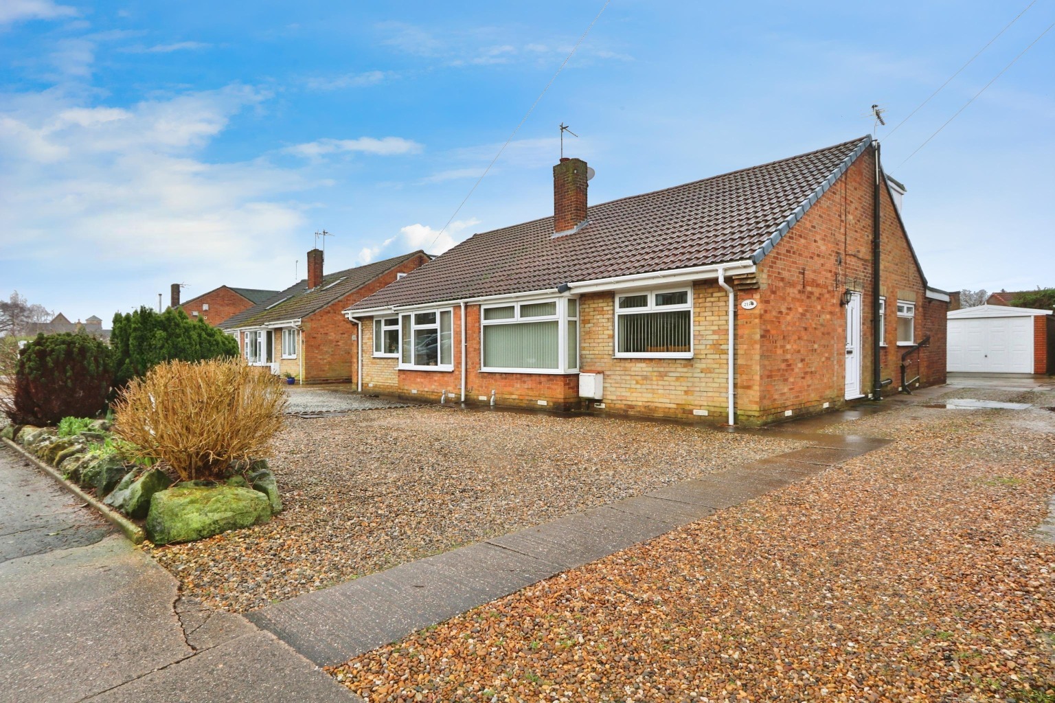 3 bed semi-detached bungalow for sale in Back Lane, Hull  - Property Image 1