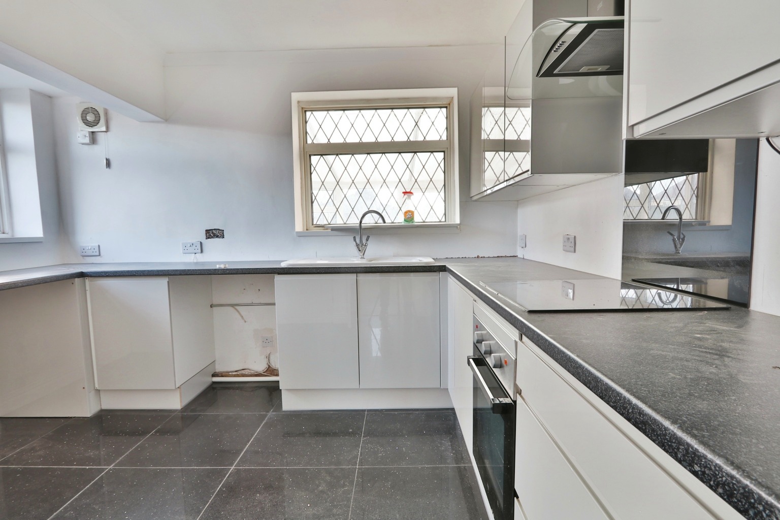 3 bed semi-detached house for sale in Westlands Drive, Hull  - Property Image 3