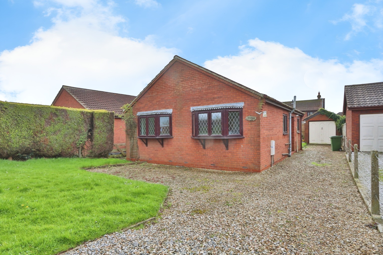 3 bed detached bungalow for sale in Ottringham Road, Hull - Property Image 1