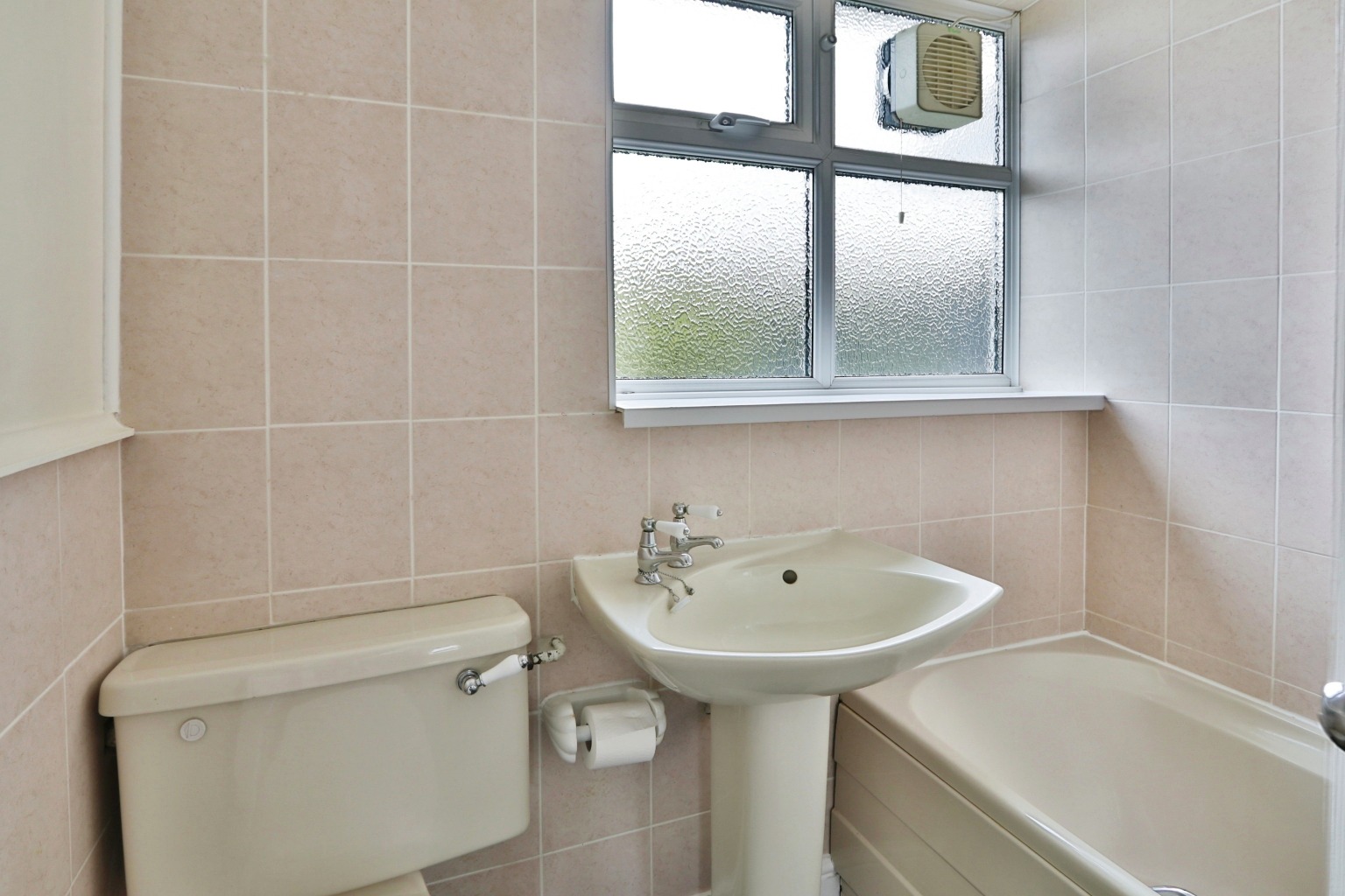 2 bed semi-detached bungalow for sale in Glebelands, Hull  - Property Image 6