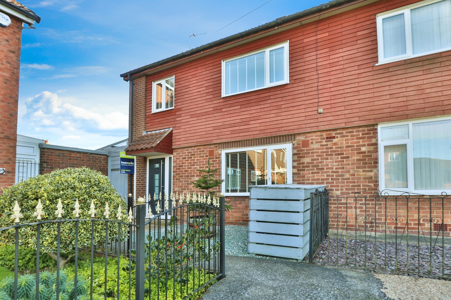 3 bed semi-detached house for sale in Oak Tree Estate, Hull  - Property Image 1