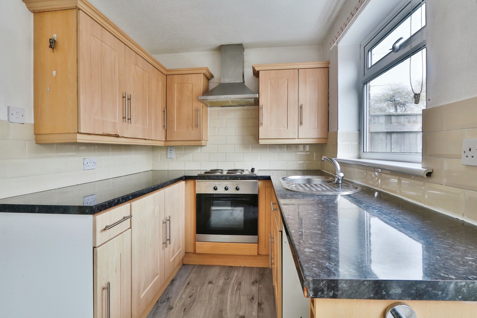 2 bed terraced house for sale in Magdalen Court, Hull  - Property Image 4