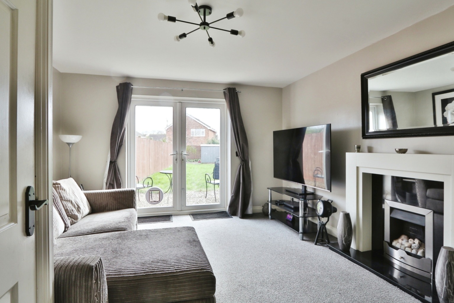 2 bed terraced house for sale in Beck Lane, Hull - Property Image 1