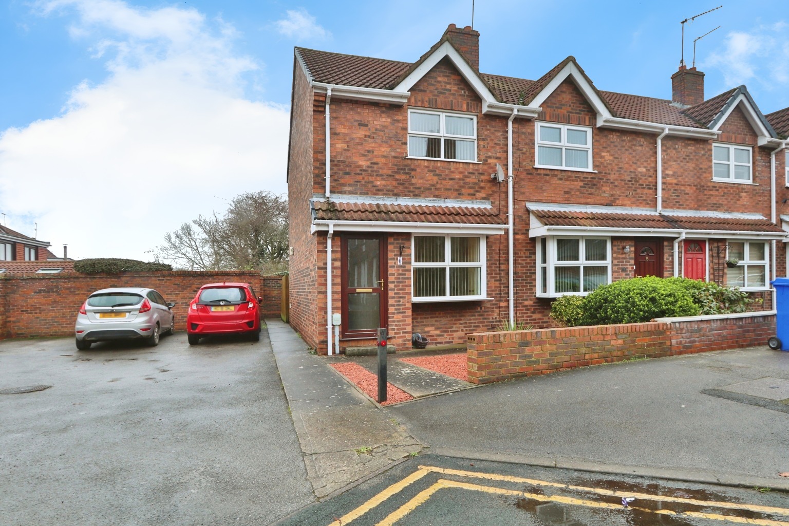 2 bed end of terrace house for sale in Wayfbain, Hull  - Property Image 1