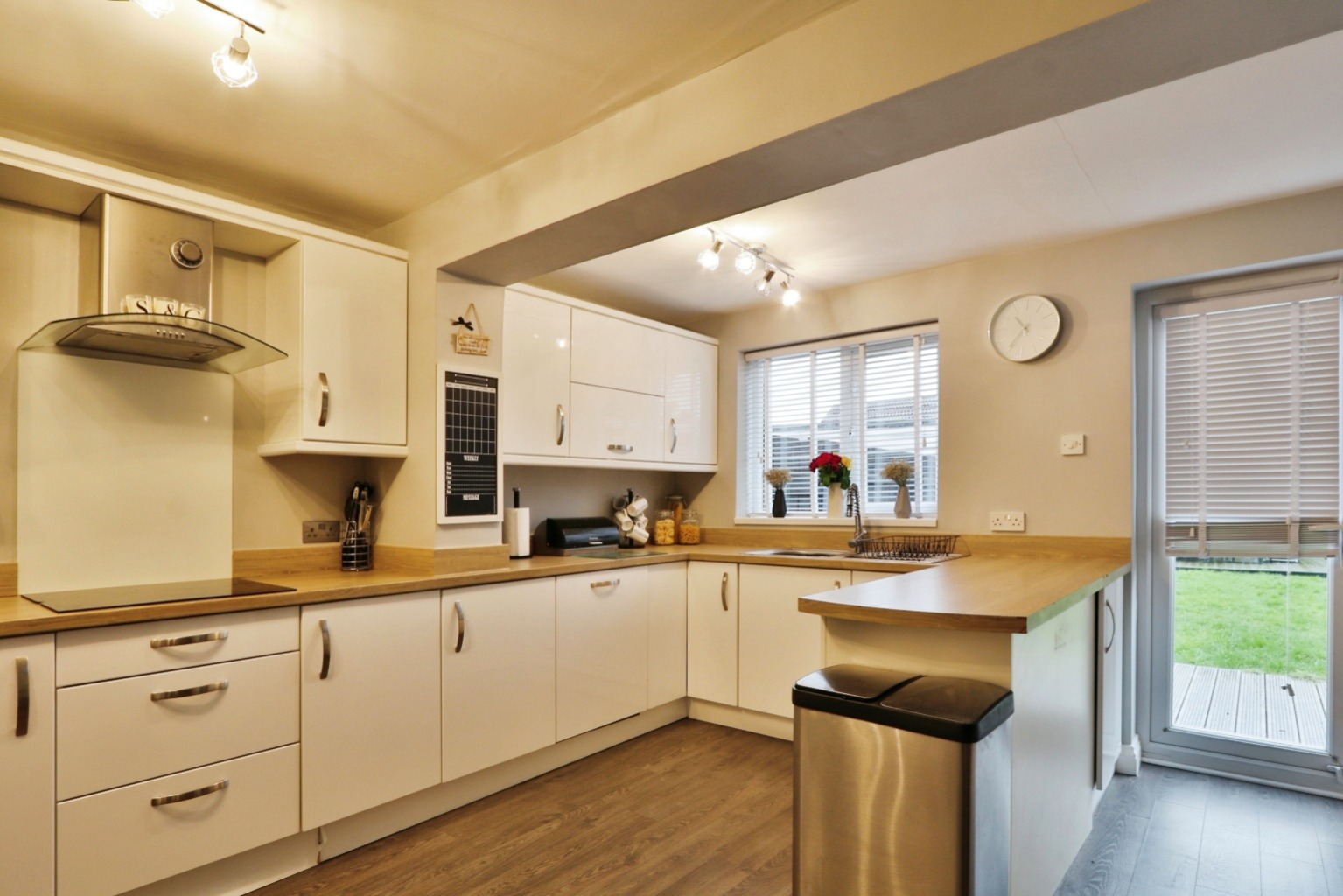 3 bed detached house for sale in Inmans Road, Hull  - Property Image 2