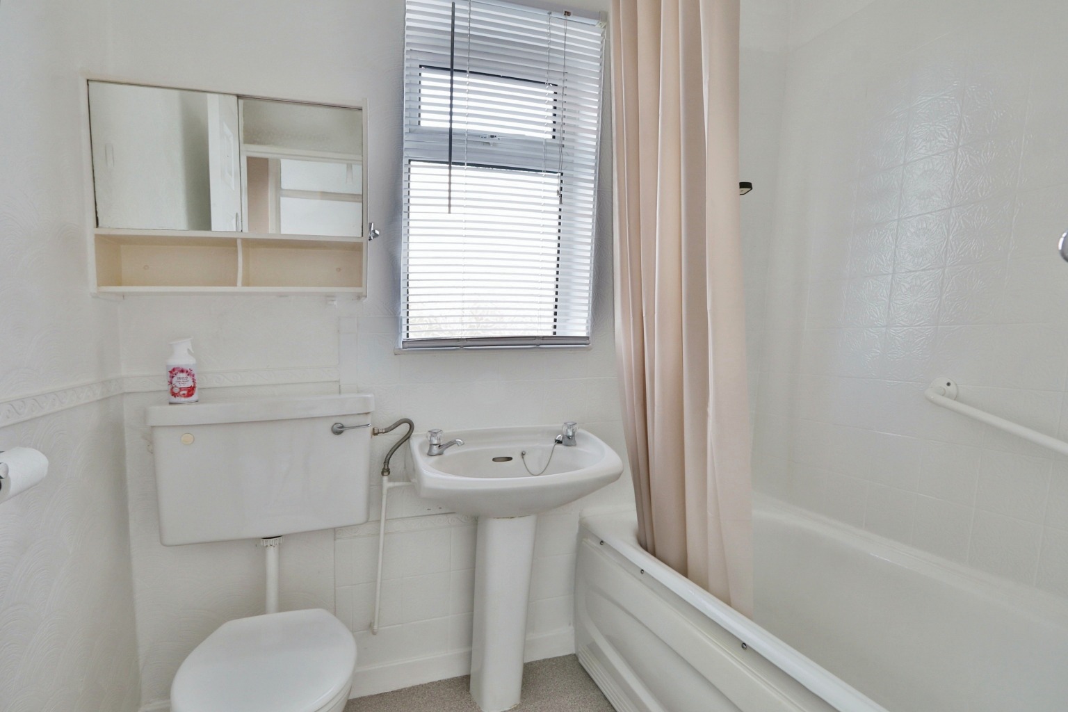 2 bed semi-detached bungalow for sale in Inmans Road, Hull  - Property Image 7