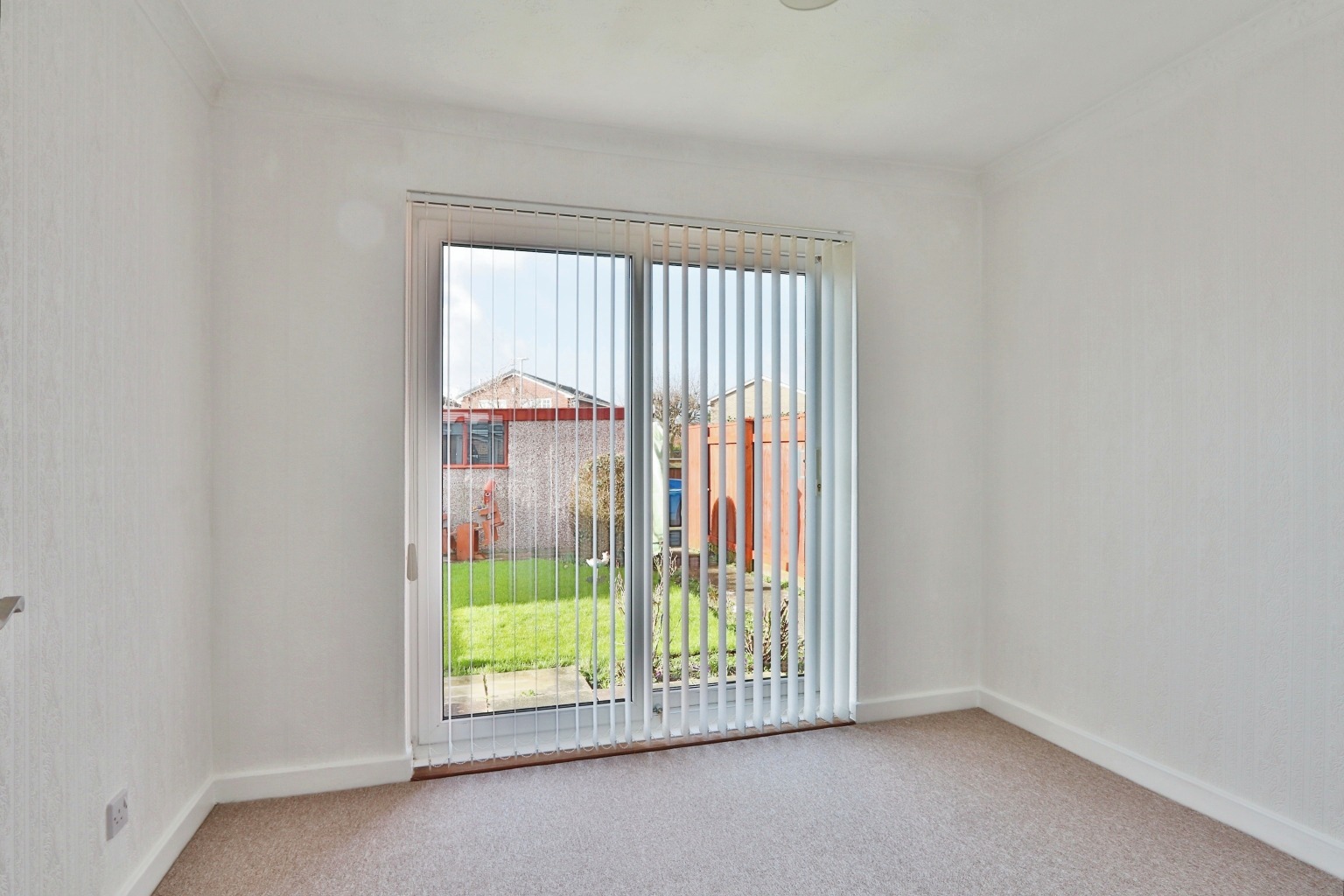 2 bed semi-detached bungalow for sale in Inmans Road, Hull  - Property Image 6