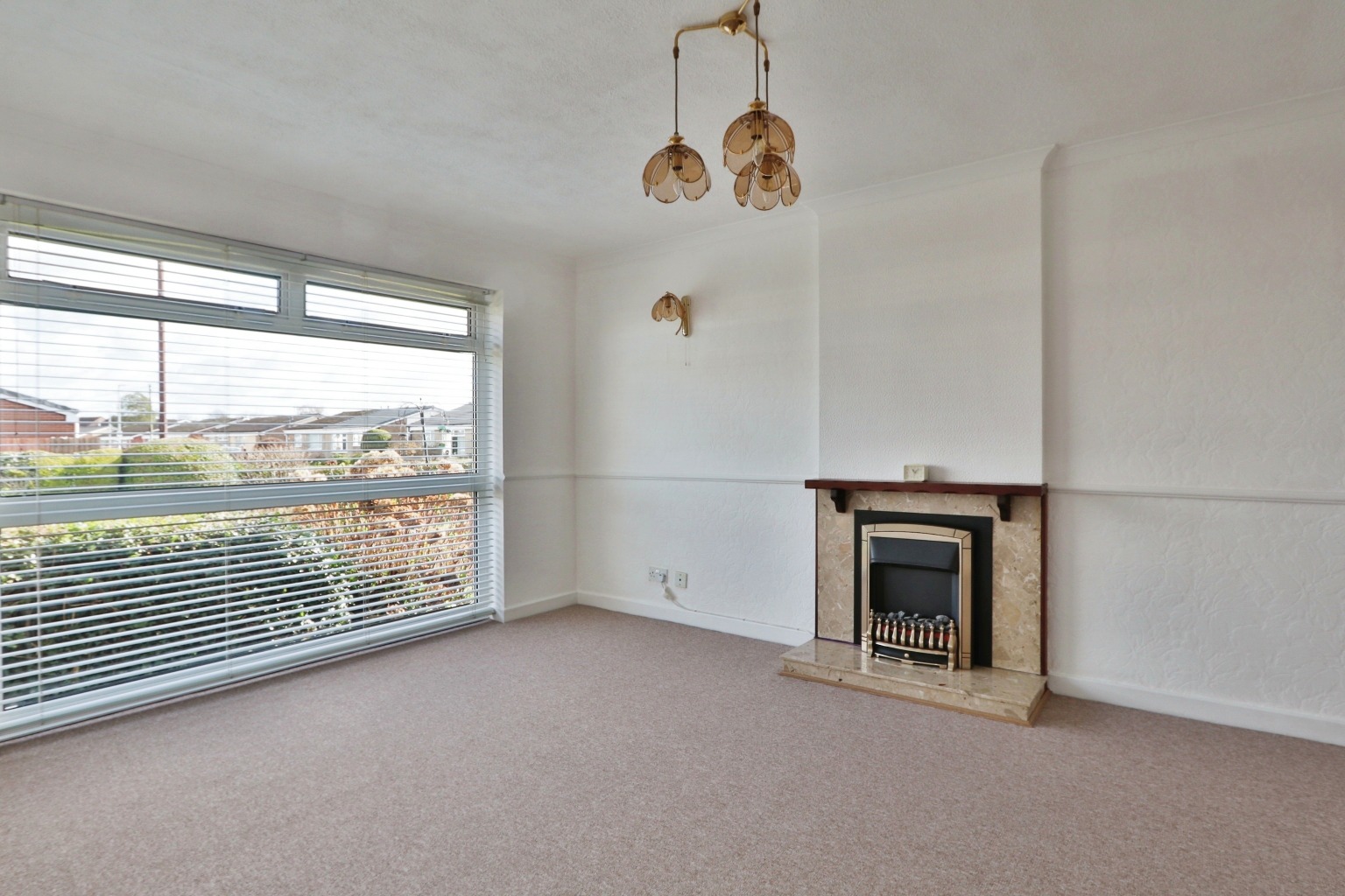 2 bed semi-detached bungalow for sale in Inmans Road, Hull  - Property Image 4