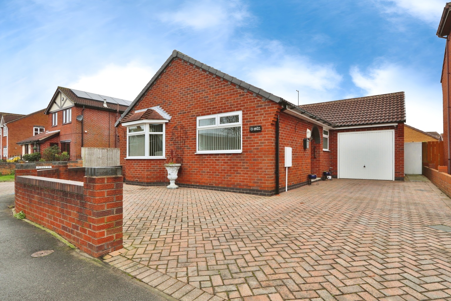 3 bed detached bungalow for sale in Bond Street, Hull  - Property Image 1