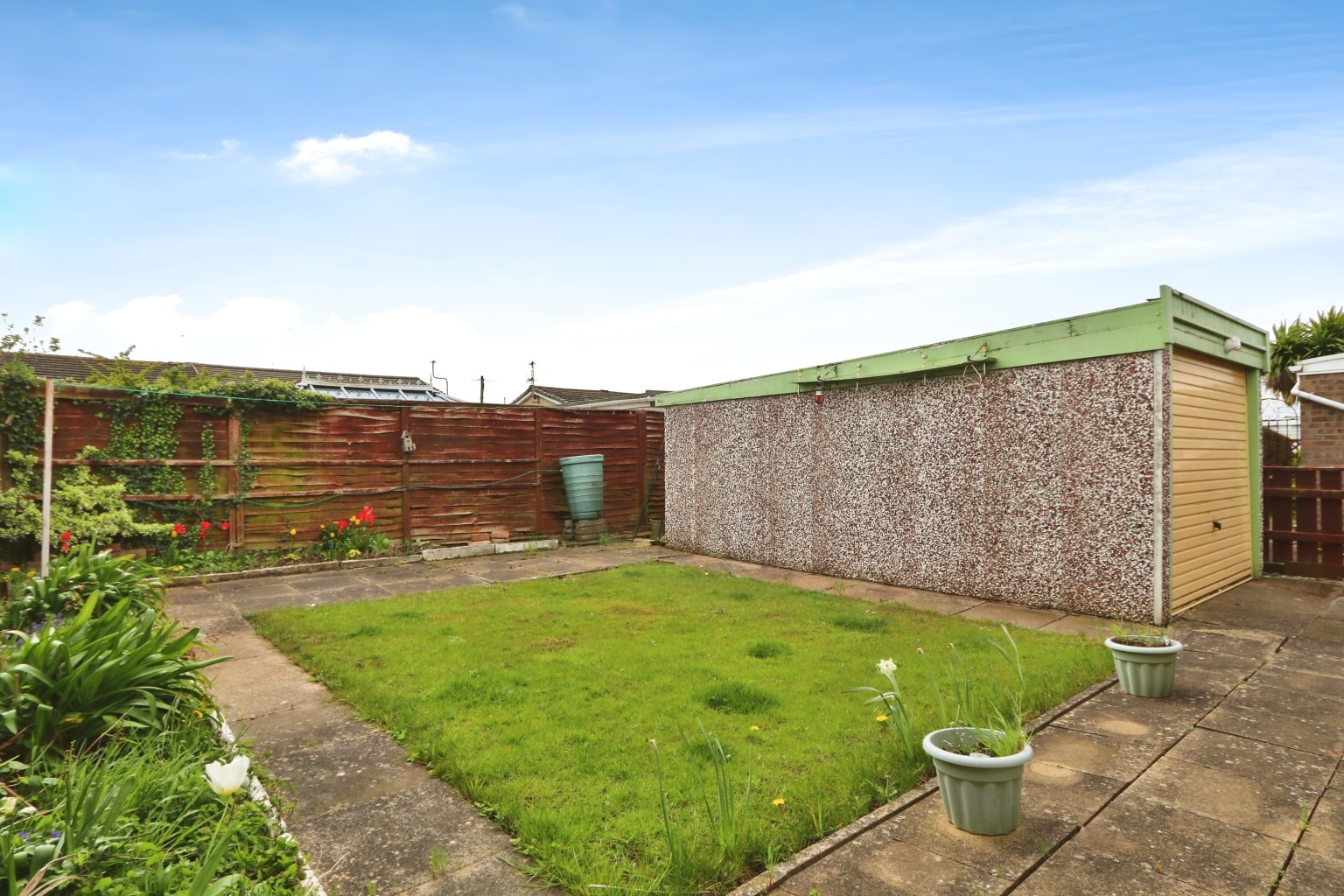 2 bed semi-detached bungalow for sale in Holcroft Garth, Hull  - Property Image 10