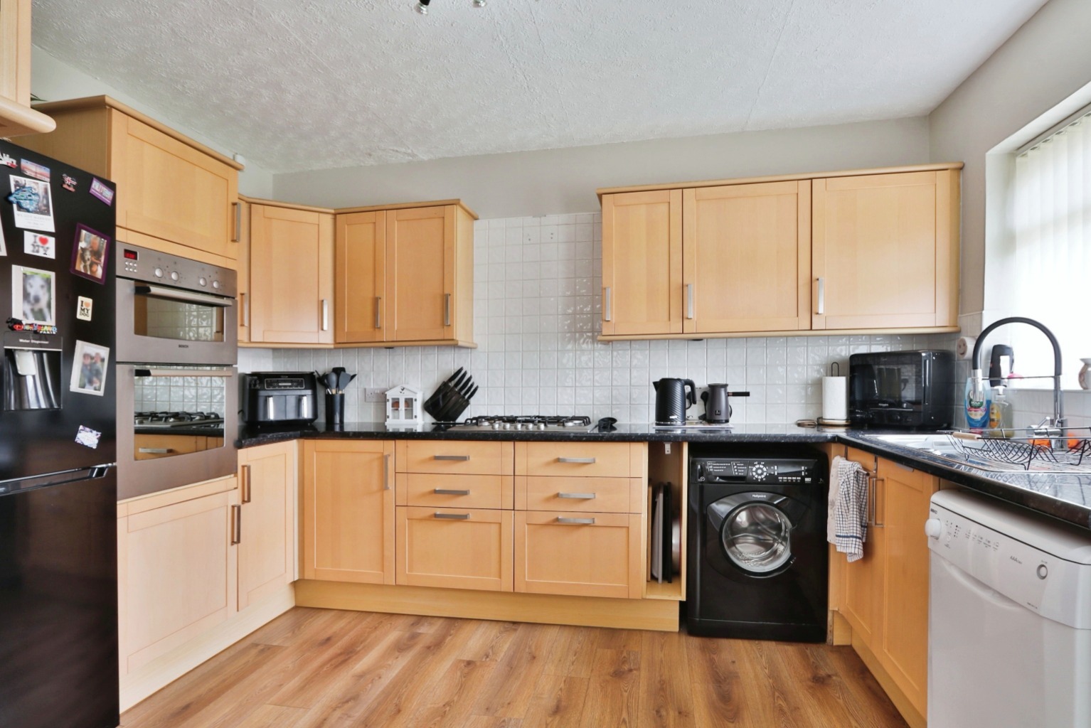 4 bed semi-detached bungalow for sale in Summergangs Drive, Hull  - Property Image 2