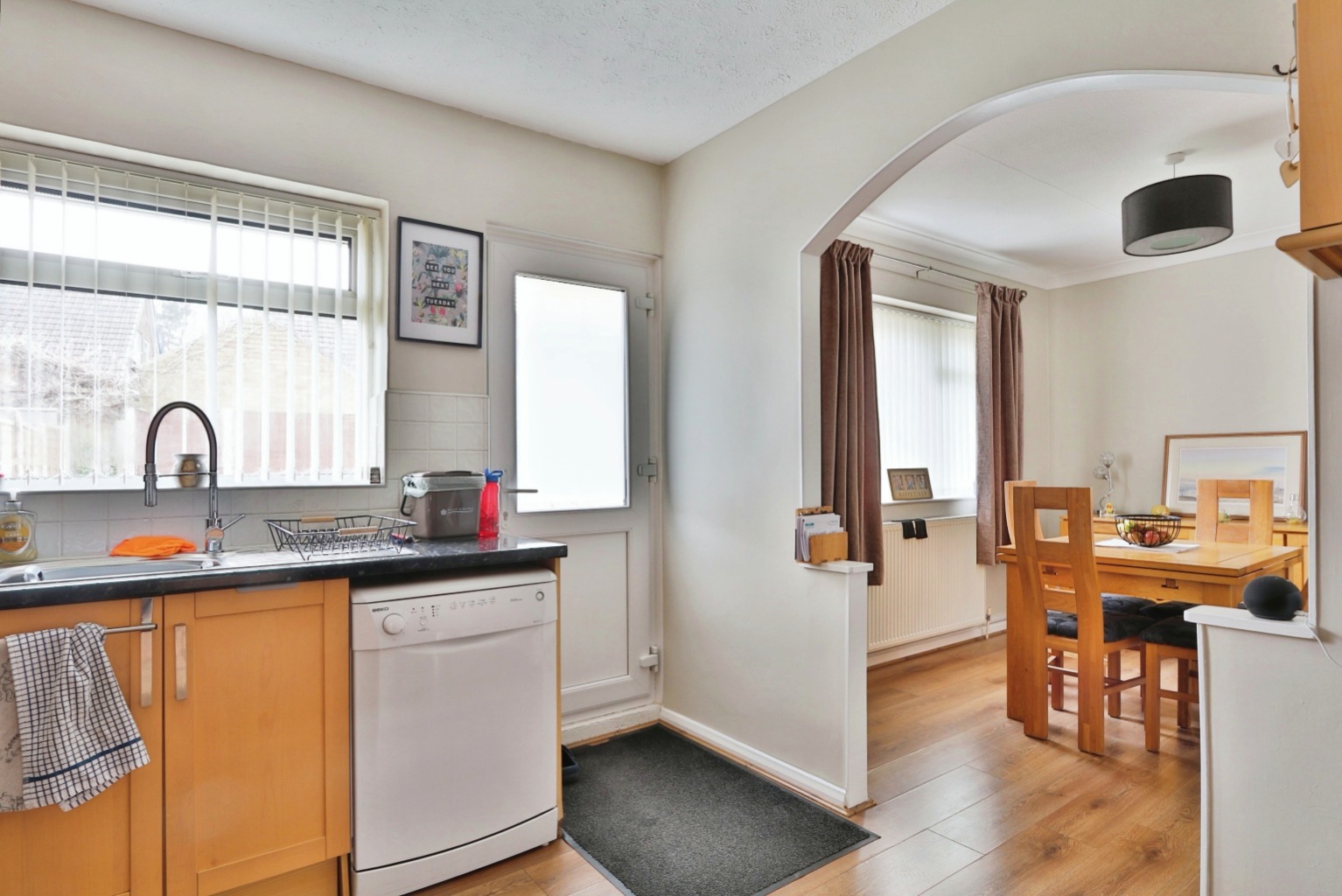 4 bed semi-detached bungalow for sale in Summergangs Drive, Hull  - Property Image 3