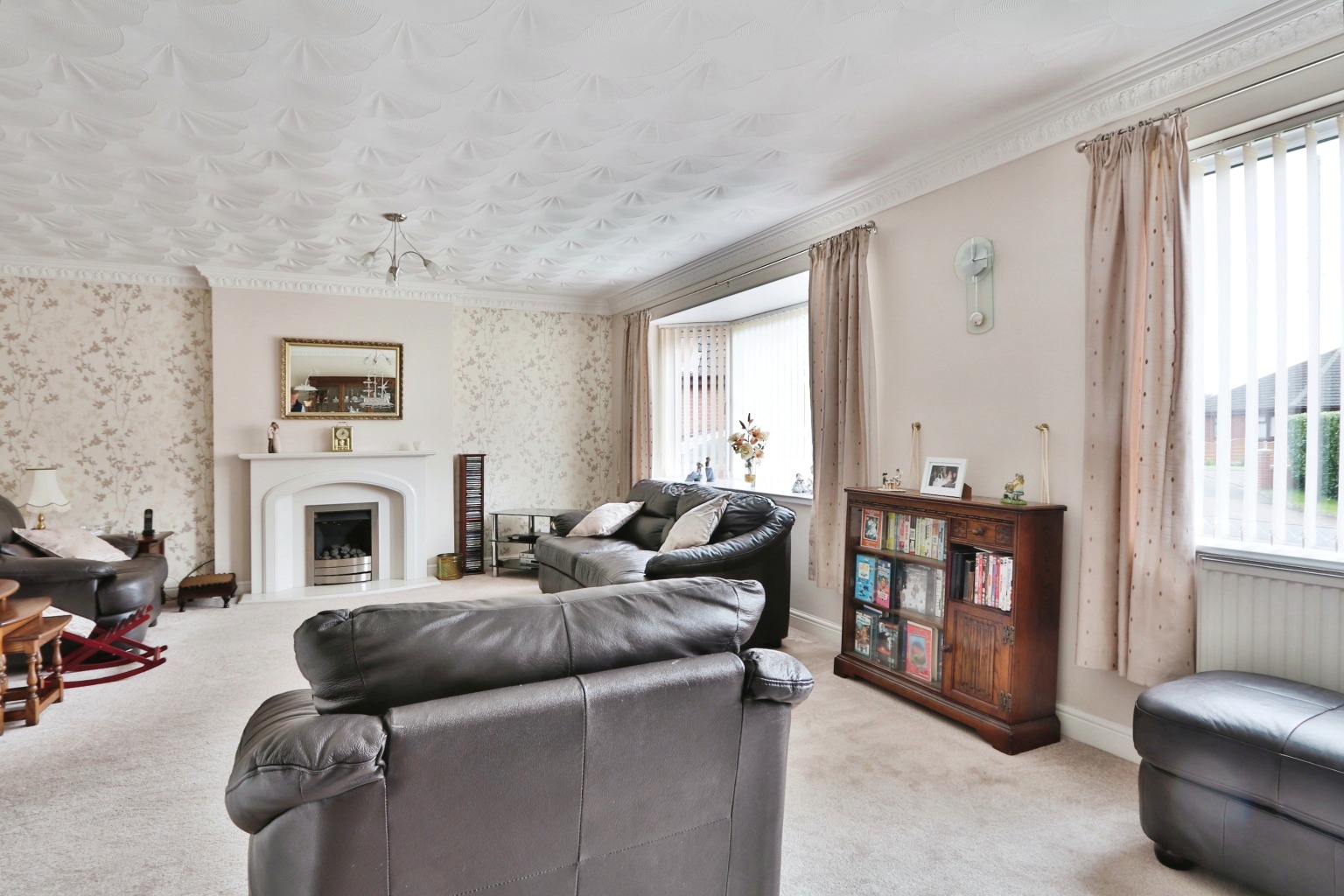 3 bed detached bungalow for sale in The Woodlands, Hull  - Property Image 4