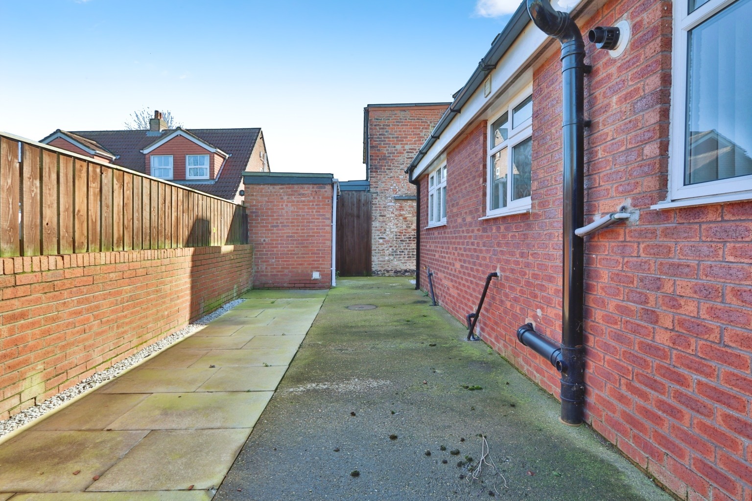2 bed semi-detached bungalow for sale in Pitt Lane, Hull  - Property Image 10
