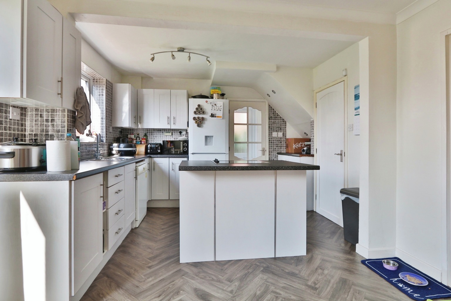 3 bed semi-detached house for sale in Westlands Drive, Hull  - Property Image 4