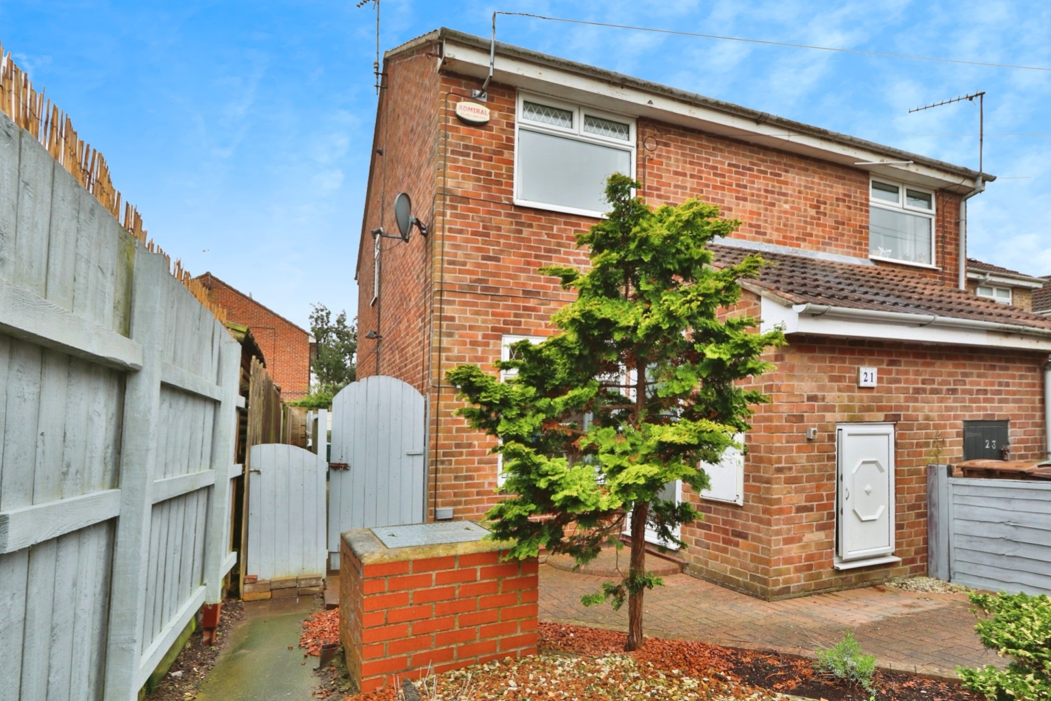 2 bed end of terrace house for sale in Poultney Garth, Hull  - Property Image 1
