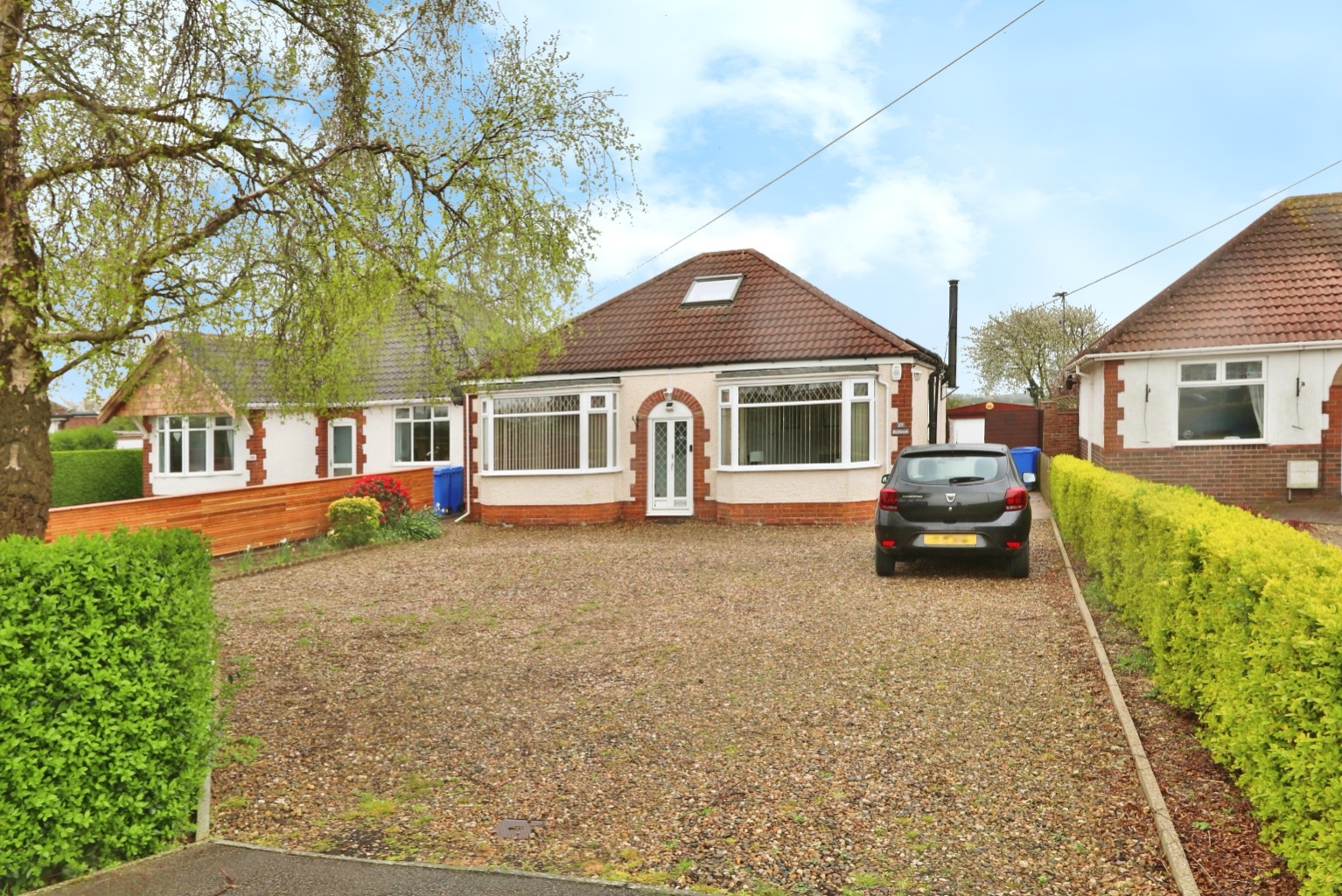 3 bed detached bungalow for sale in Bridge Bungalows, Hull - Property Image 1