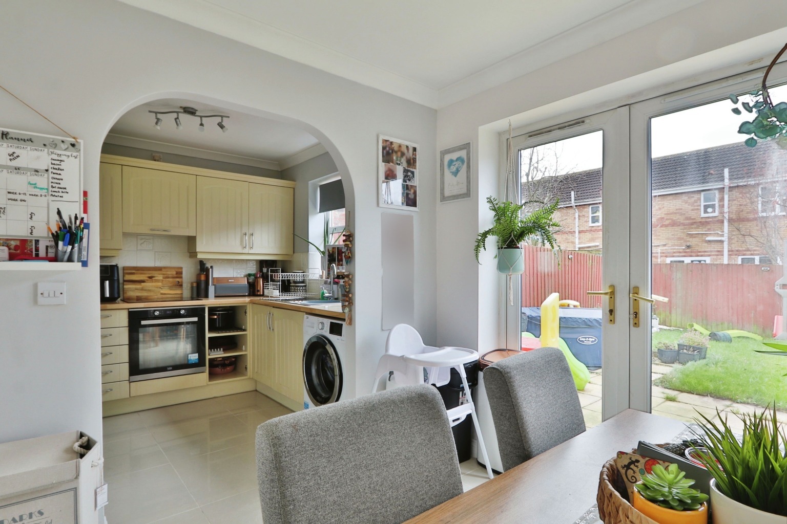 3 bed semi-detached house for sale in Tennyson Court, Hull  - Property Image 4