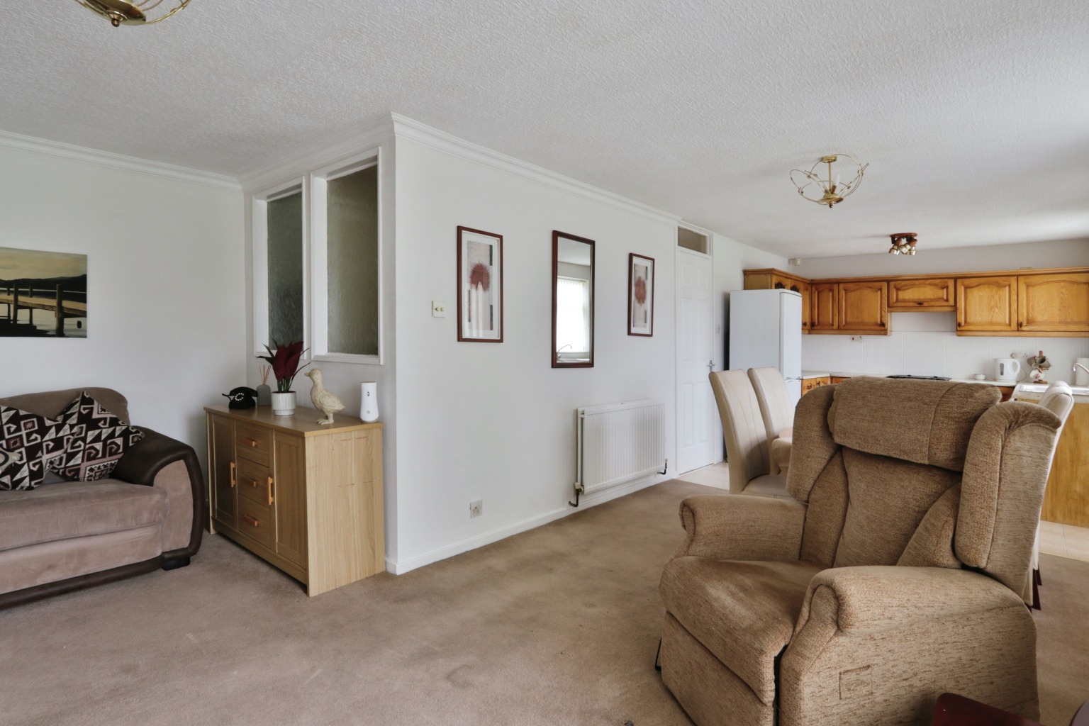 3 bed end of terrace house for sale in Axminster Close, Hull  - Property Image 3