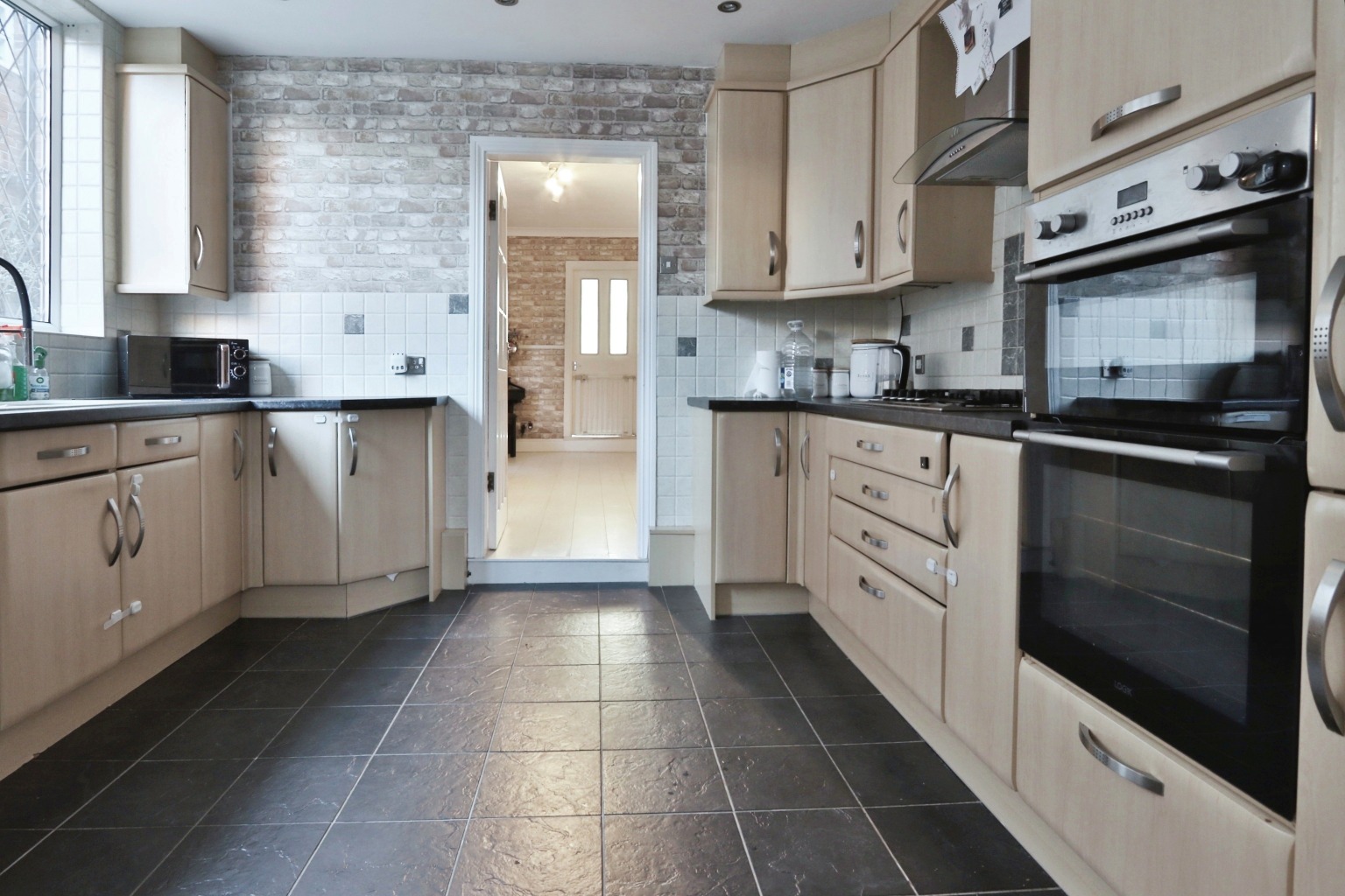 4 bed terraced house for sale in Holderness Road, Hull  - Property Image 4