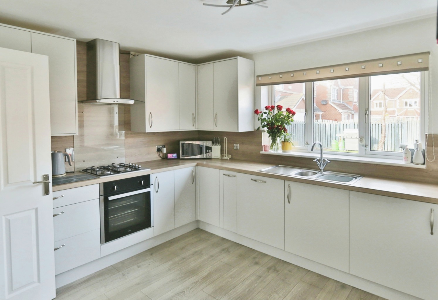 4 bed detached house for sale in Raleigh Drive, Hull - Property Image 1