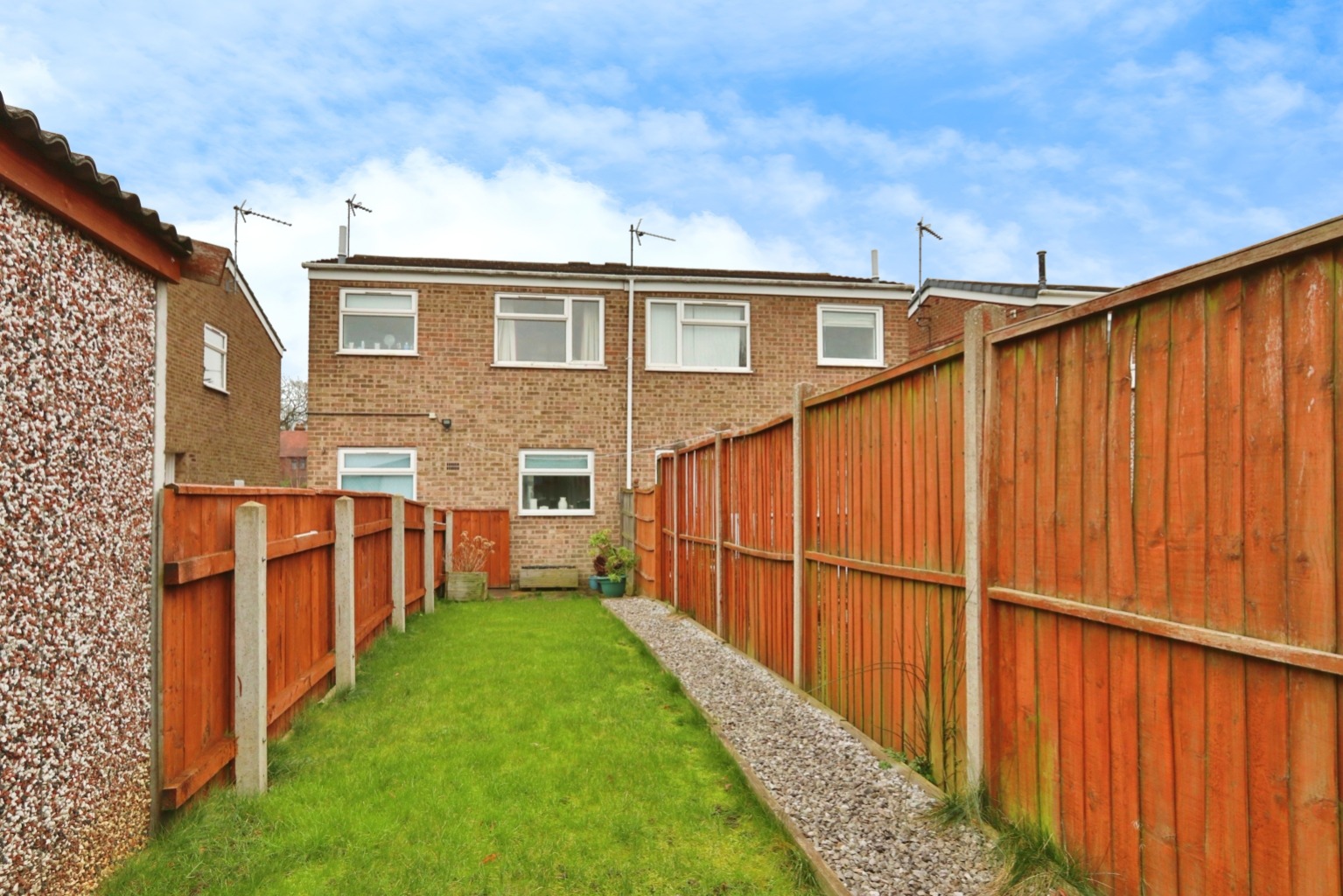 2 bed semi-detached house for sale in Truro Close, Hull  - Property Image 5