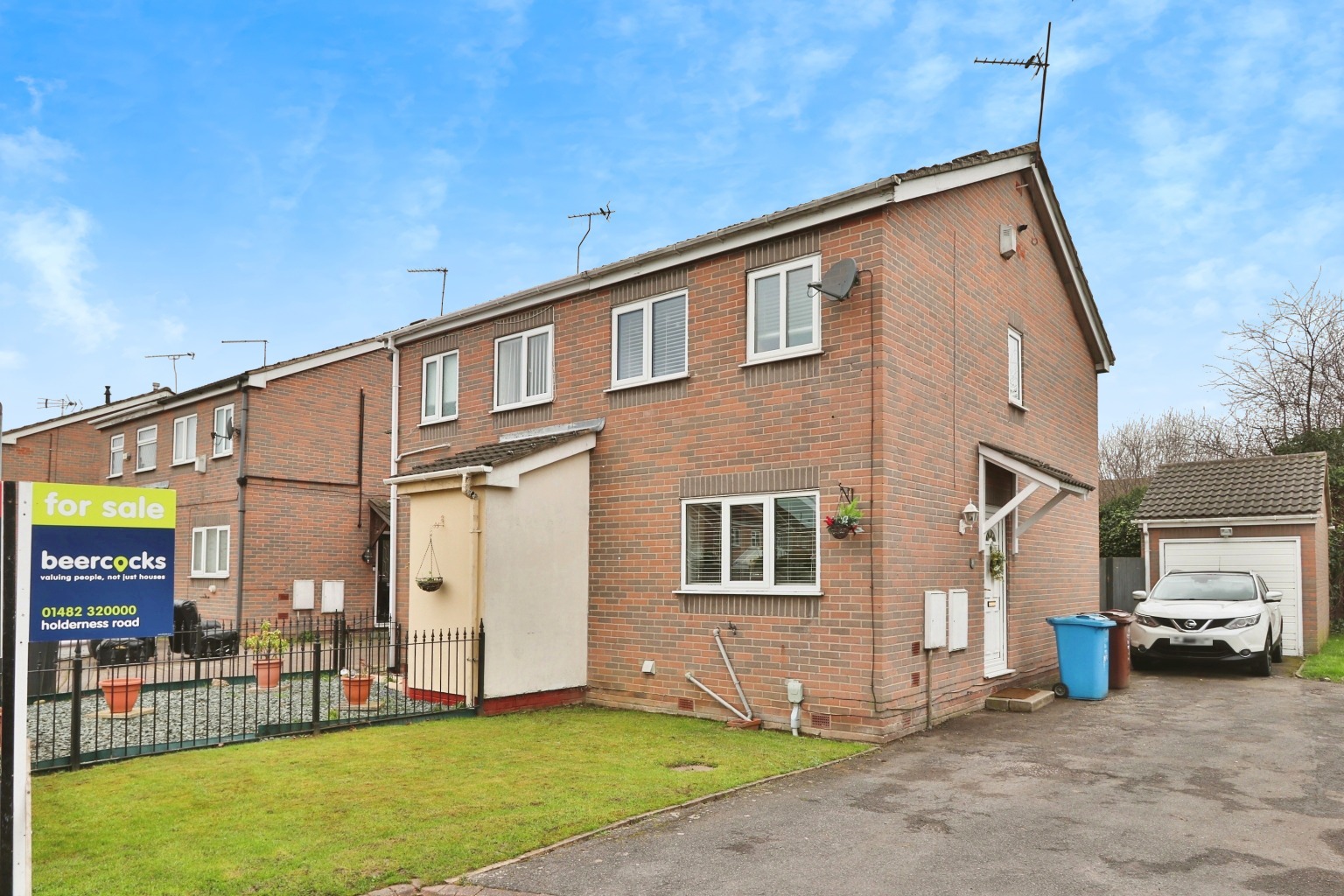2 bed semi-detached house for sale in Swainby Close, Hull - Property Image 1