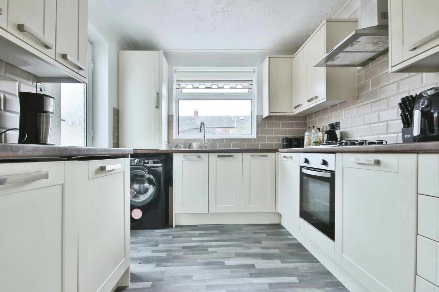 3 bed terraced house for sale in Sherwood Avenue, Hull  - Property Image 2