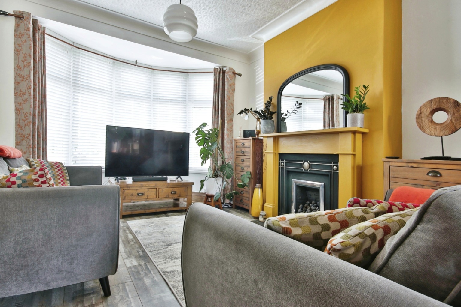 3 bed terraced house for sale in Lake Drive, Hull  - Property Image 2