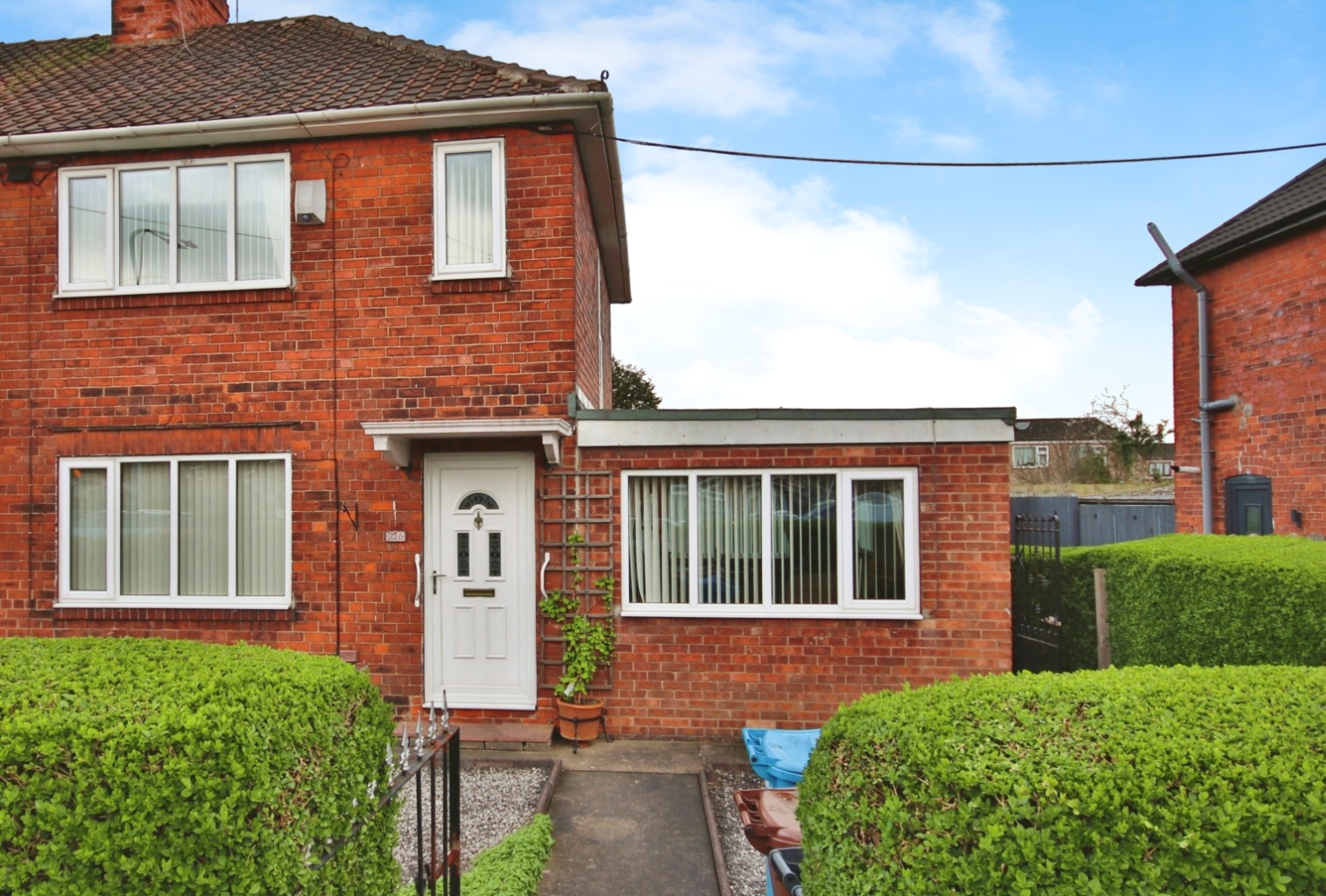 3 bed end of terrace house for sale in James Reckitt Avenue, Hull  - Property Image 1